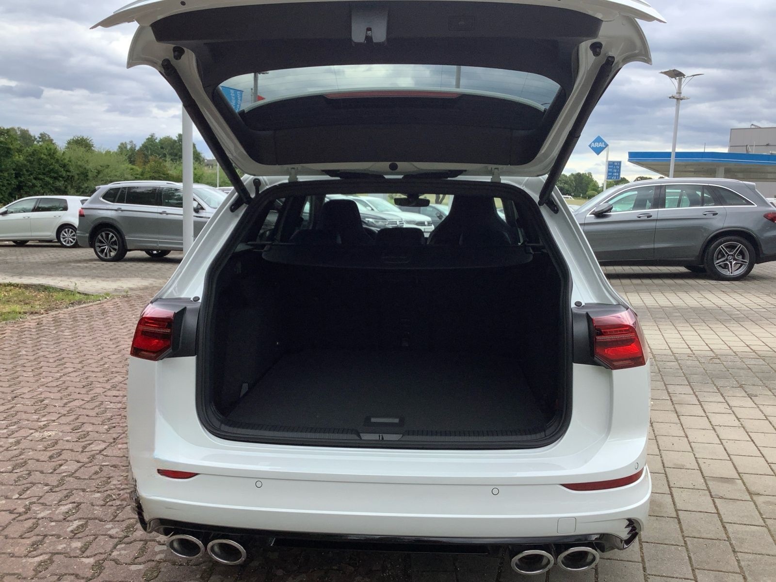 Volkswagen Golf Variant 2.0 TSI DSG R 4M. ACC Matrix Navi P foto 16