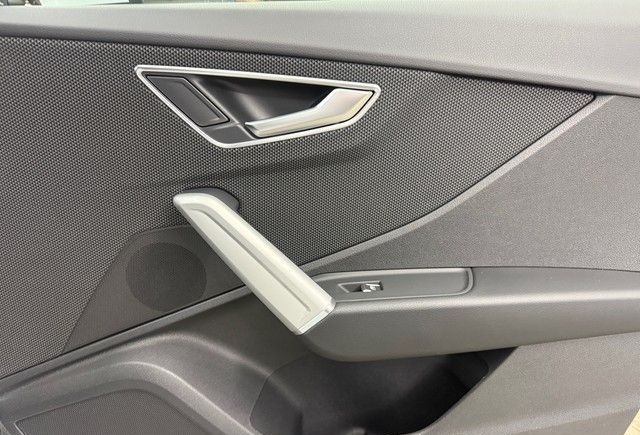 Audi Q2 S line Matrix LED Optikpaket Assistenzpaket foto 19