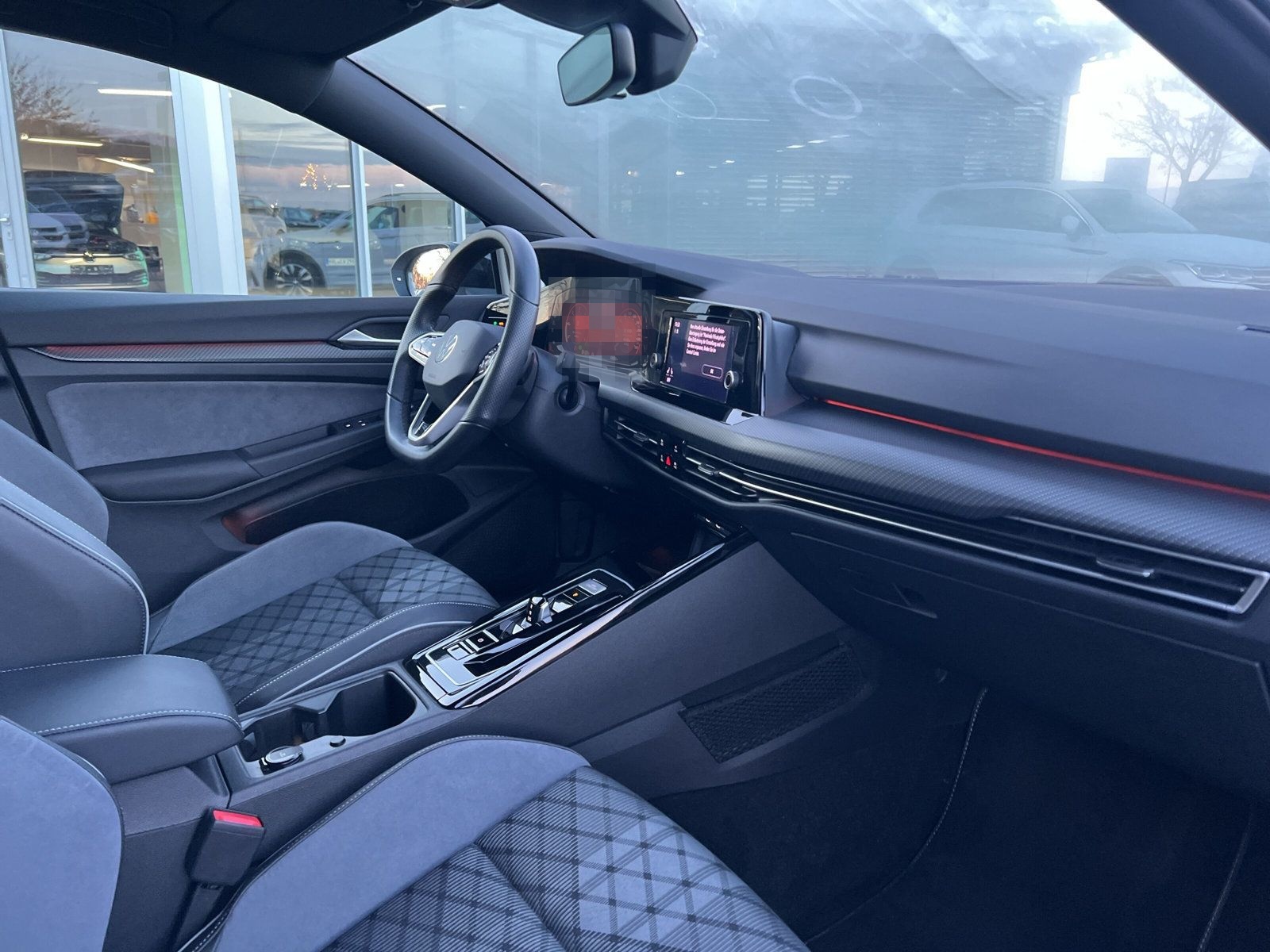 Volkswagen Golf VIII Variant 2.0 TDI DSG R-Line Black Style foto 15