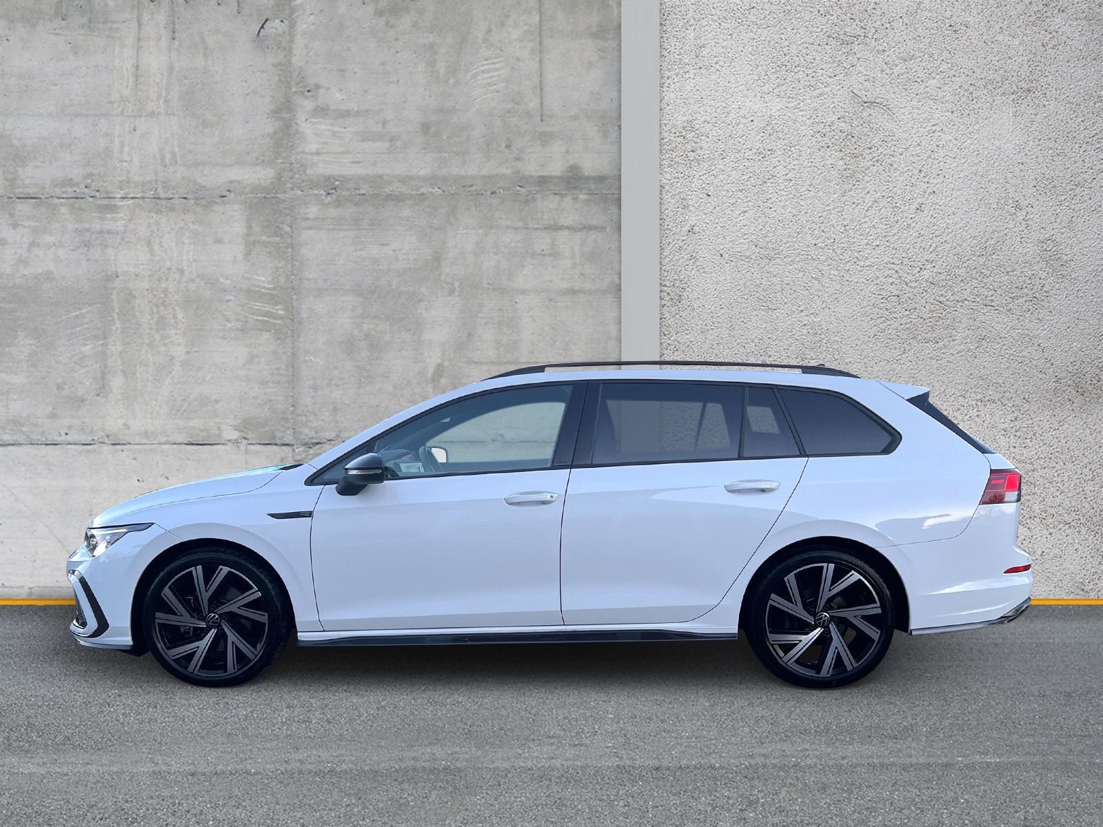 Volkswagen Golf VIII Variant 2.0 TDI DSG R-Line Black Style foto 3