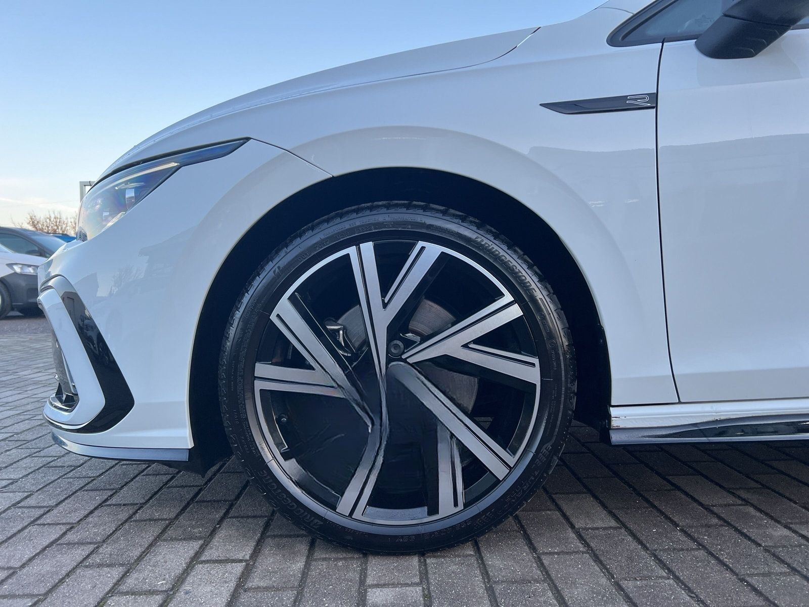 Volkswagen Golf VIII Variant 2.0 TDI DSG R-Line Black Style foto 8