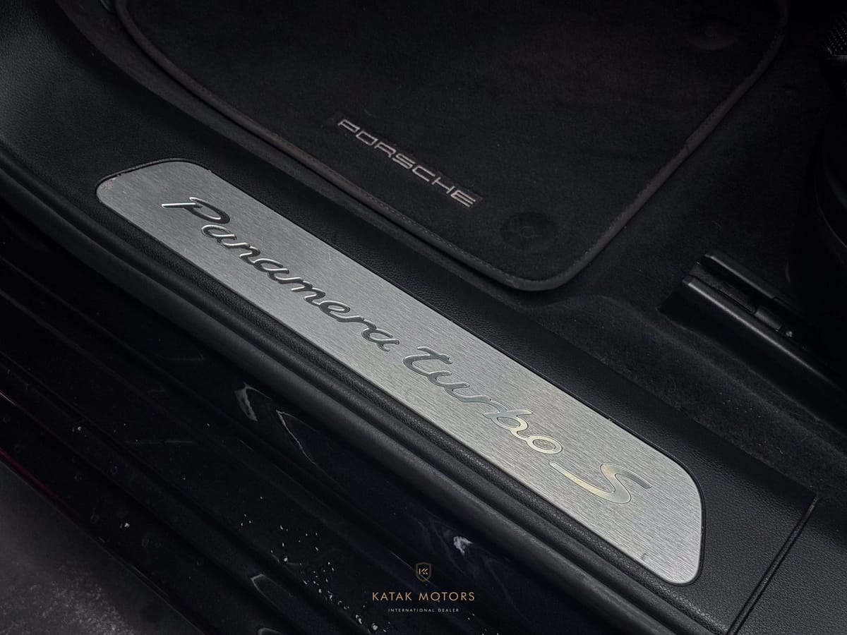 Porsche Panamera TURBO S E-HYBRID PCCB APPROVED MASSAGE foto 19