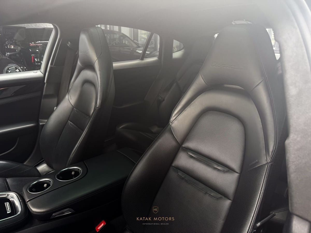 Porsche Panamera TURBO S E-HYBRID PCCB APPROVED MASSAGE foto 23