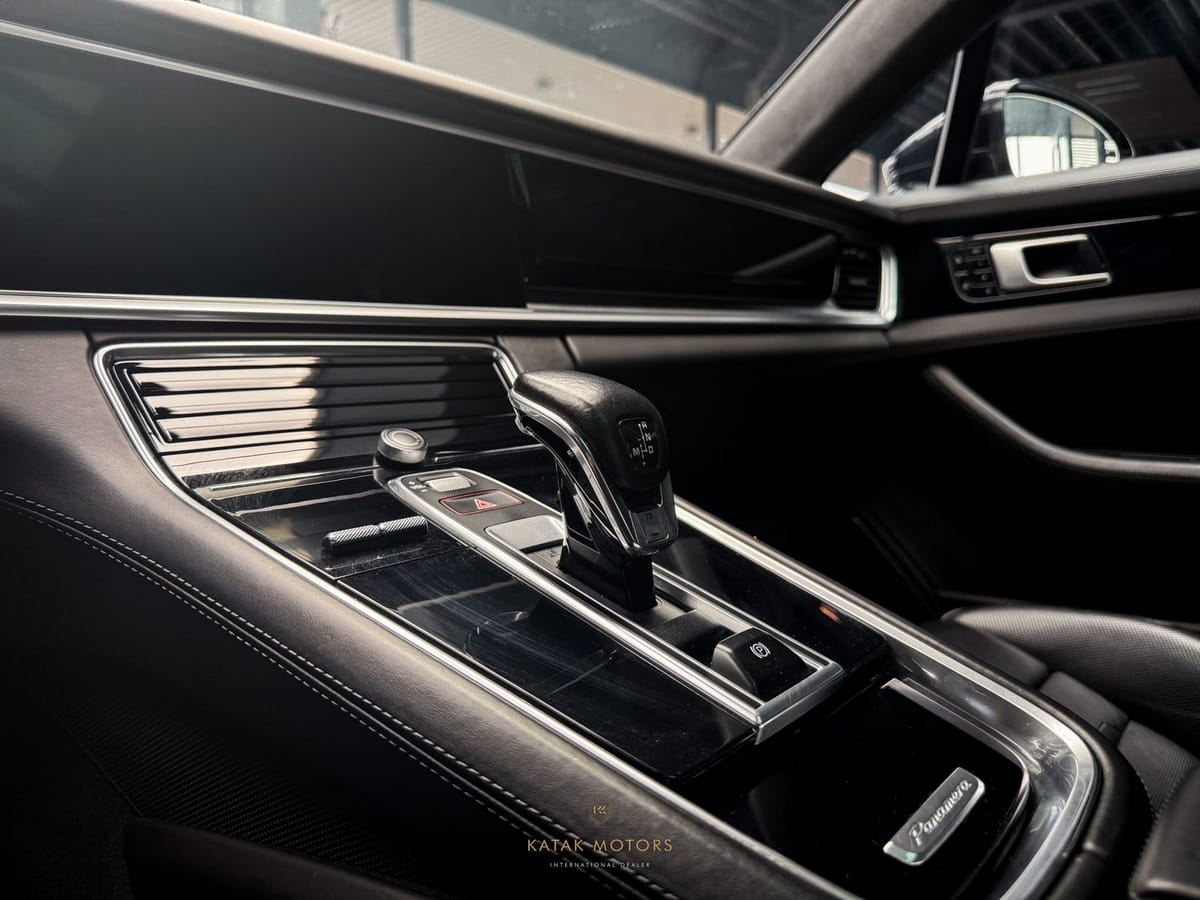 Porsche Panamera TURBO S E-HYBRID PCCB APPROVED MASSAGE foto 24