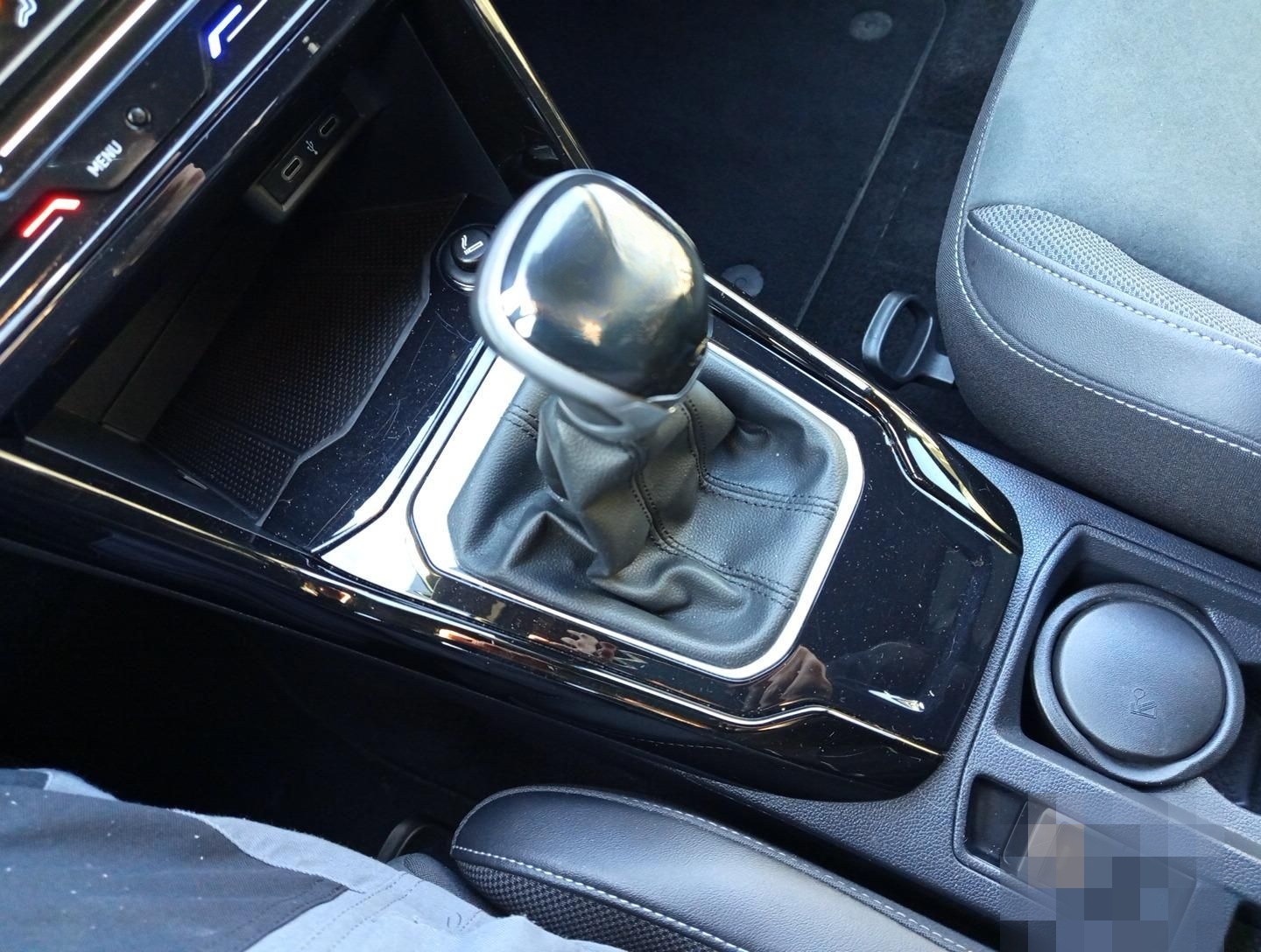 Volkswagen T-Roc Style AHK*NAVI*LED*KAMERA foto 15