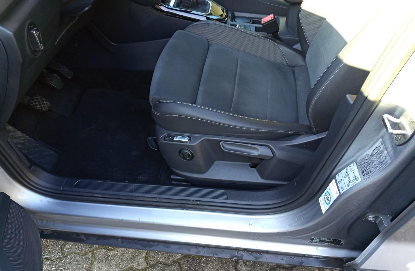 Volkswagen T-Roc Style AHK*NAVI*LED*KAMERA foto 7