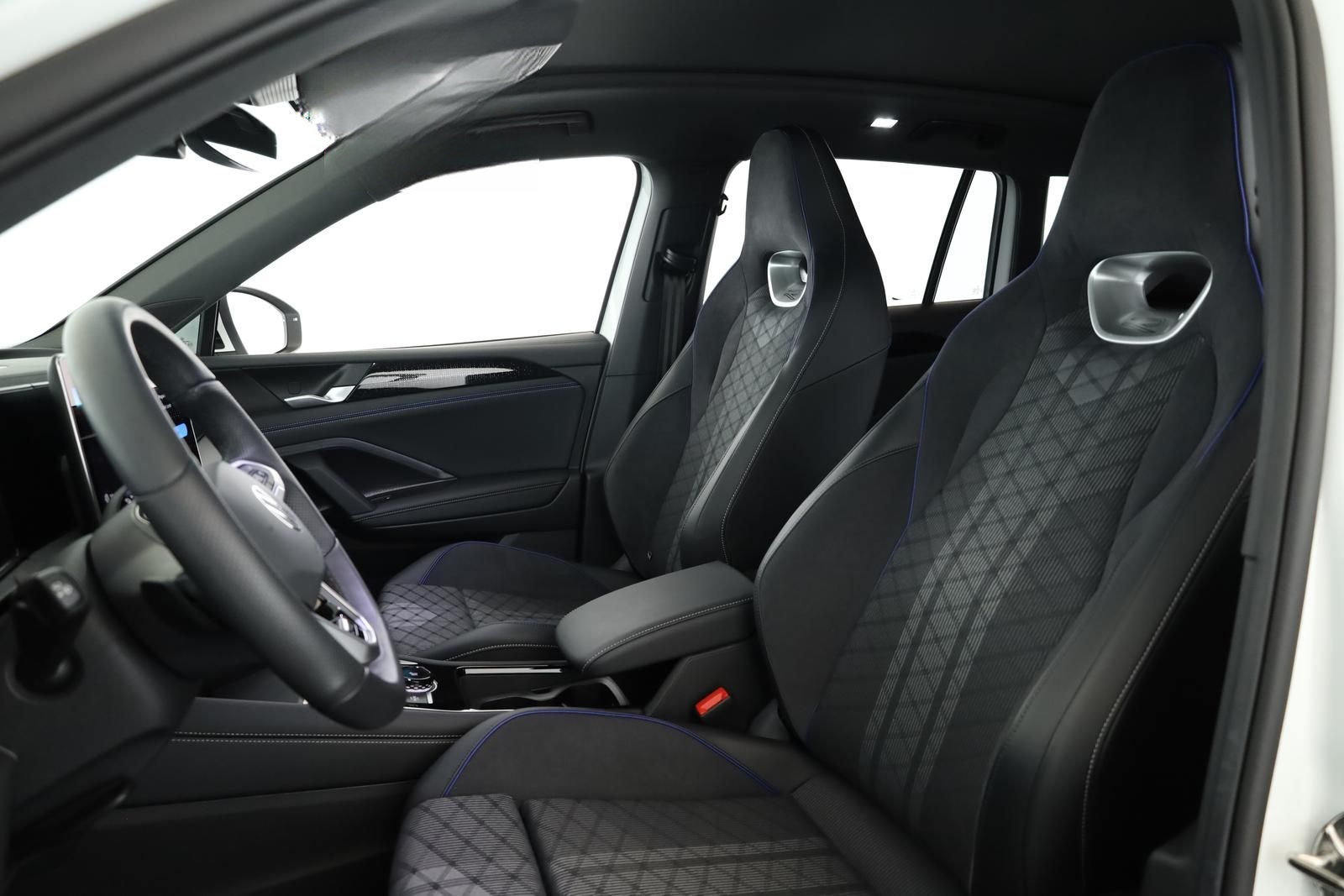 Volkswagen Tiguan 2.0 TDI DSG R-Line Pano Navi Keyless 20" foto 12