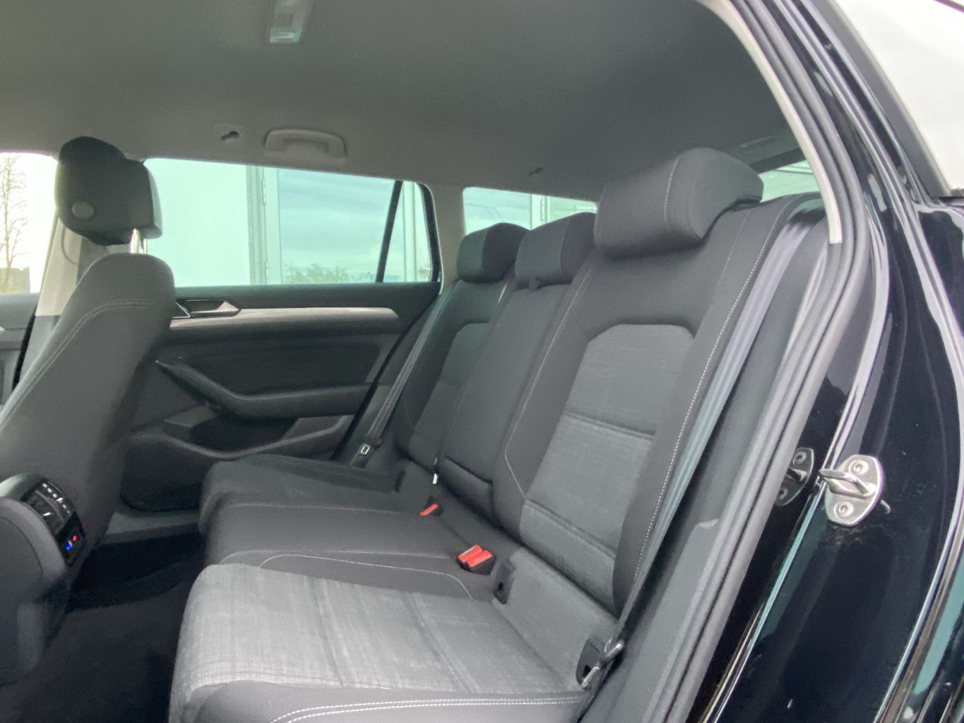Volkswagen Passat Variant 2.0 TDI BUSINESS NAVI+LED+KAMERA+ foto 11