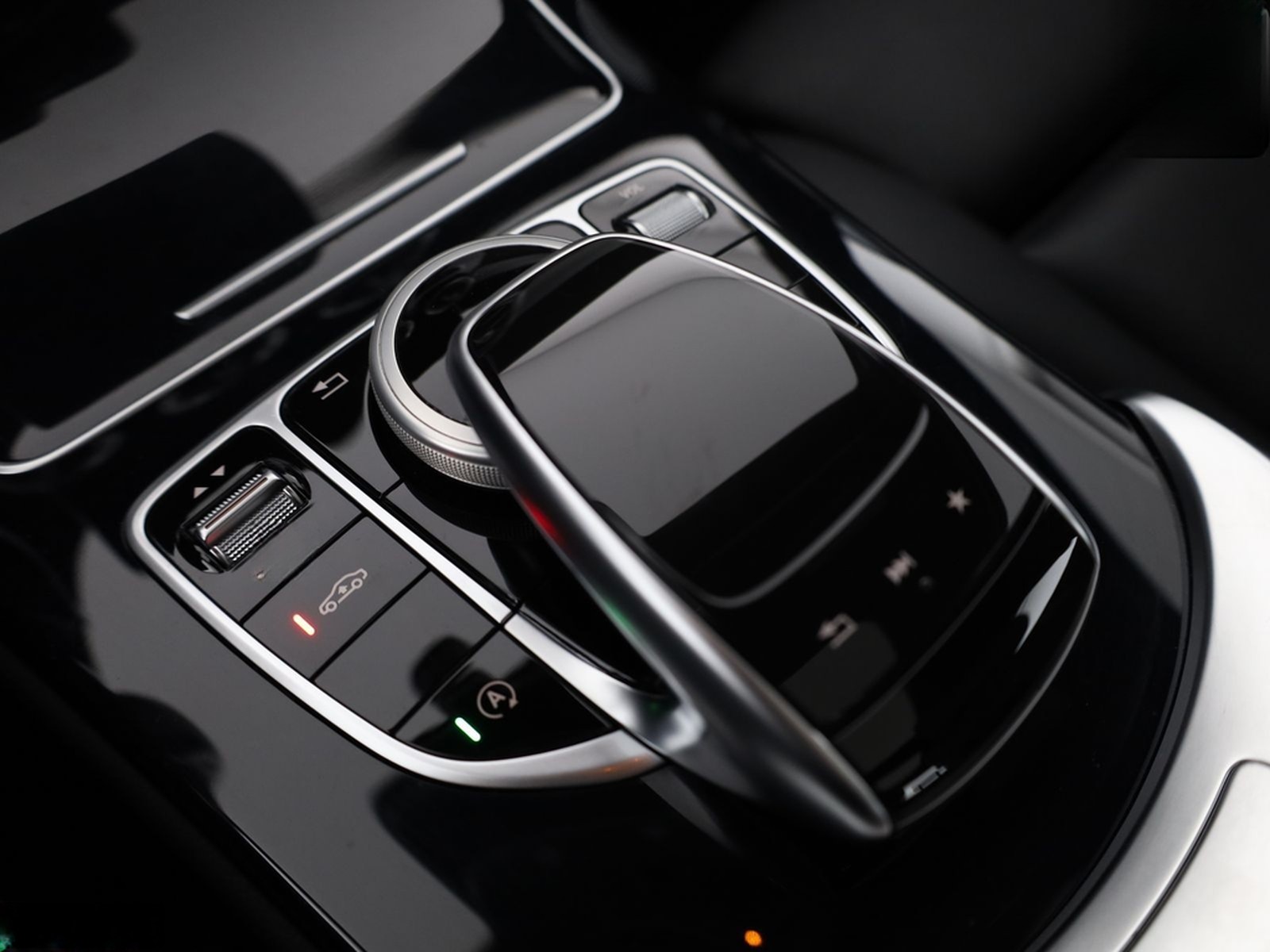 Mercedes-Benz C 300 AMG AIRMATIC HUD,360GRAD,COMAND,DISTRO,AHK foto 24