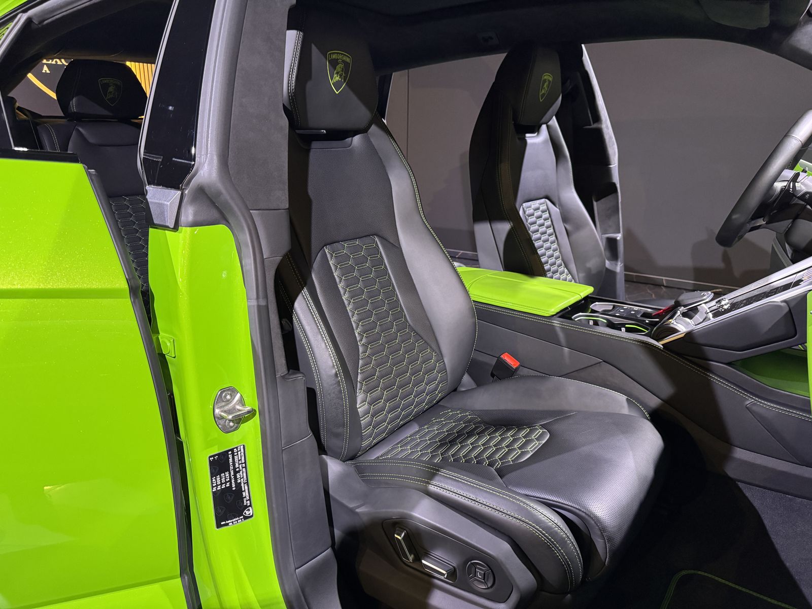 Lamborghini Urus Garantie 06/26*Reifen neu*23Zoll*B&O*Pano  foto 13
