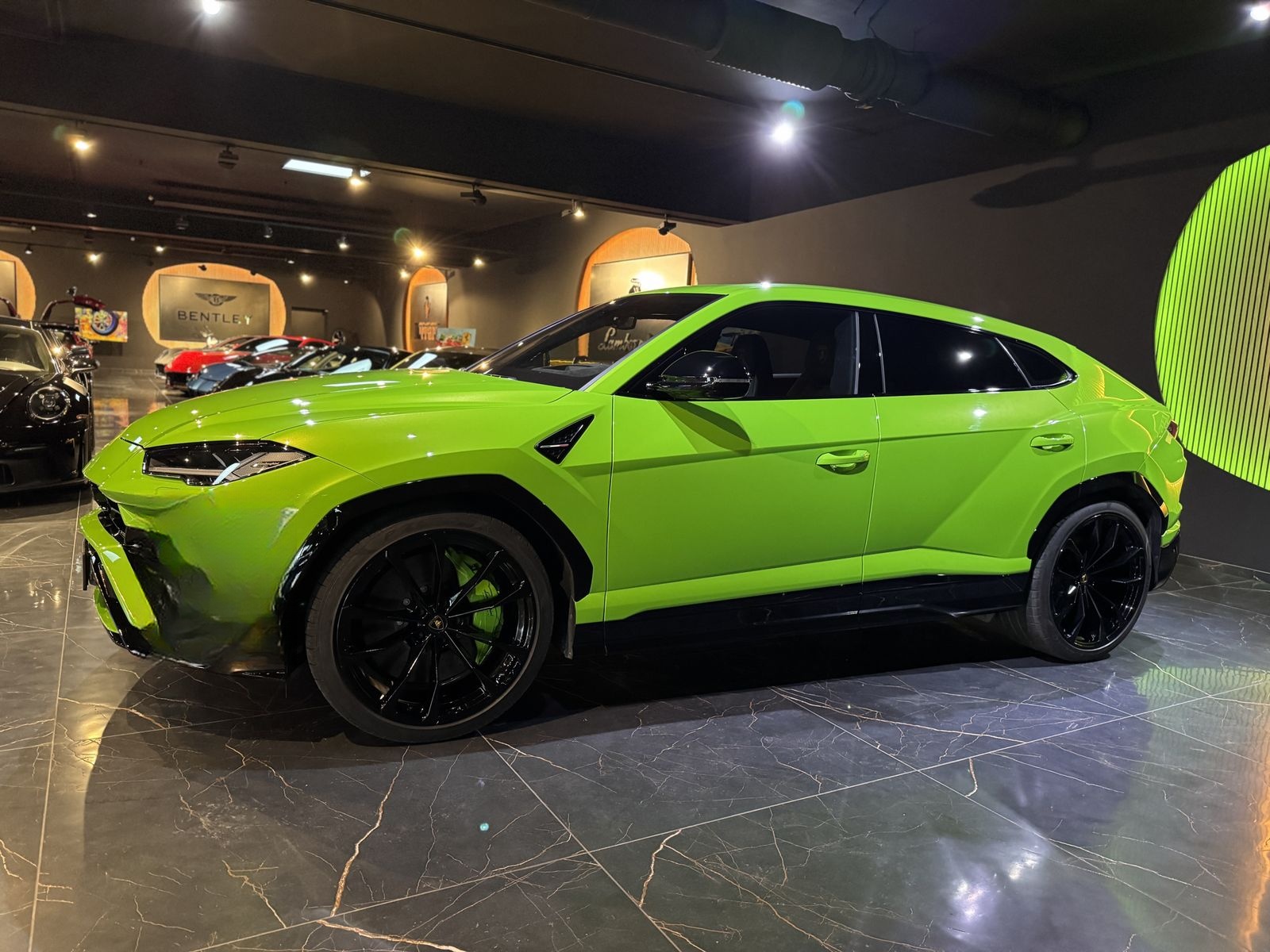 Lamborghini Urus Garantie 06/26*Reifen neu*23Zoll*B&O*Pano  foto 8