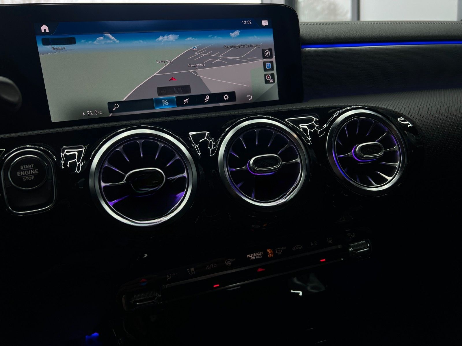 Mercedes-Benz A 250e 8G AMG NIGHT LED AUGR+KAM DAB+CARPLY AMBT foto 17