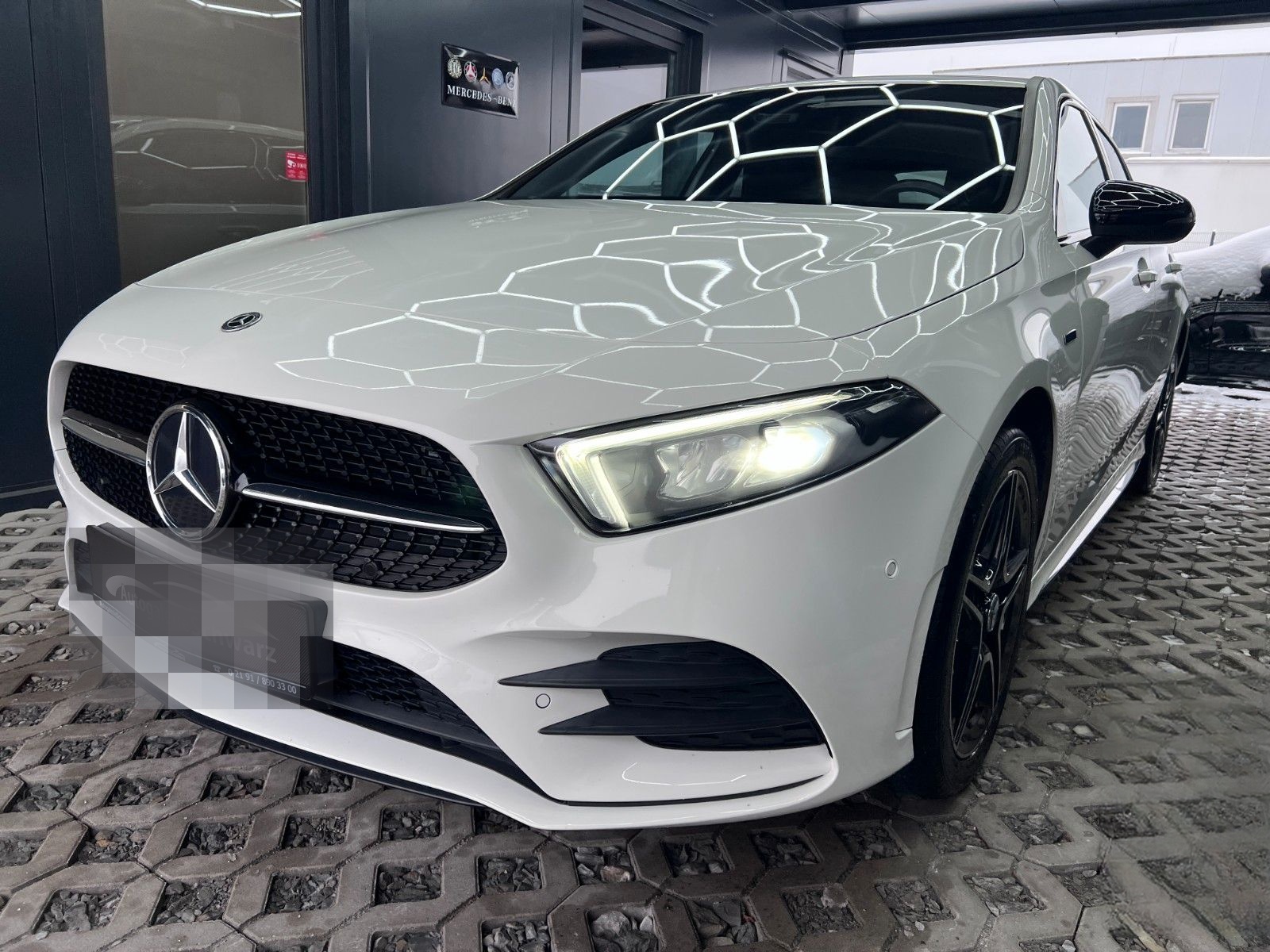 Mercedes-Benz A 250e 8G AMG NIGHT LED AUGR+KAM DAB+CARPLY AMBT foto 3