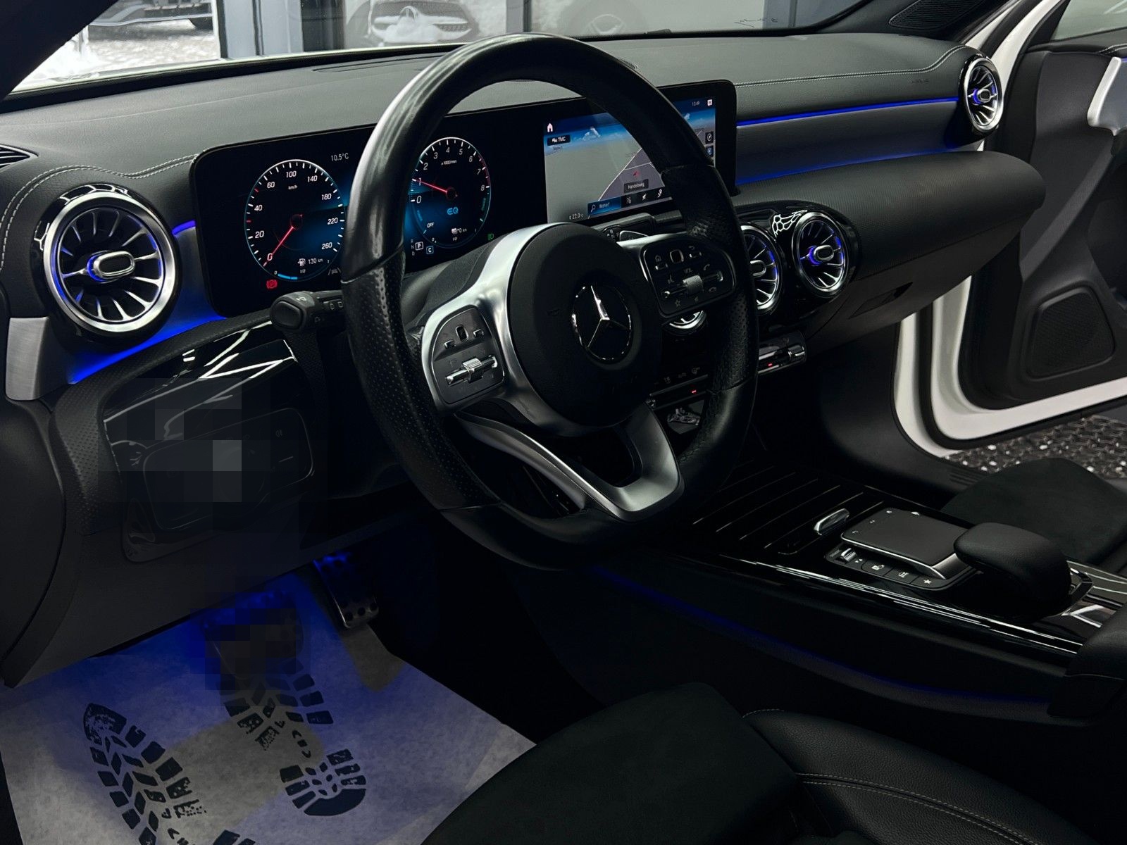 Mercedes-Benz A 250e 8G AMG NIGHT LED AUGR+KAM DAB+CARPLY AMBT foto 10