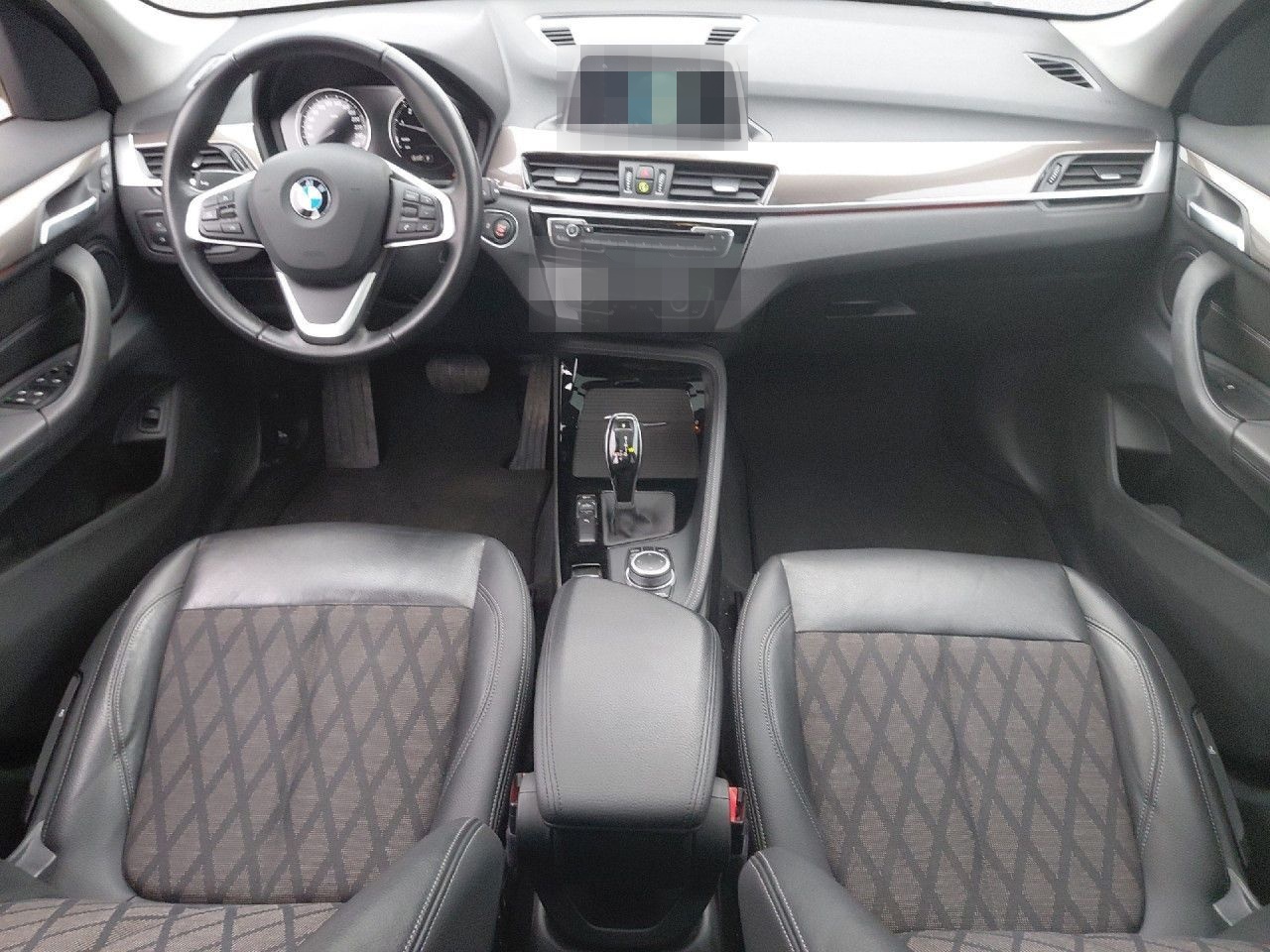 BMW X1 sDrive20i xLine Aut. AHK,Pano,Kam,PA,Tempo foto 12