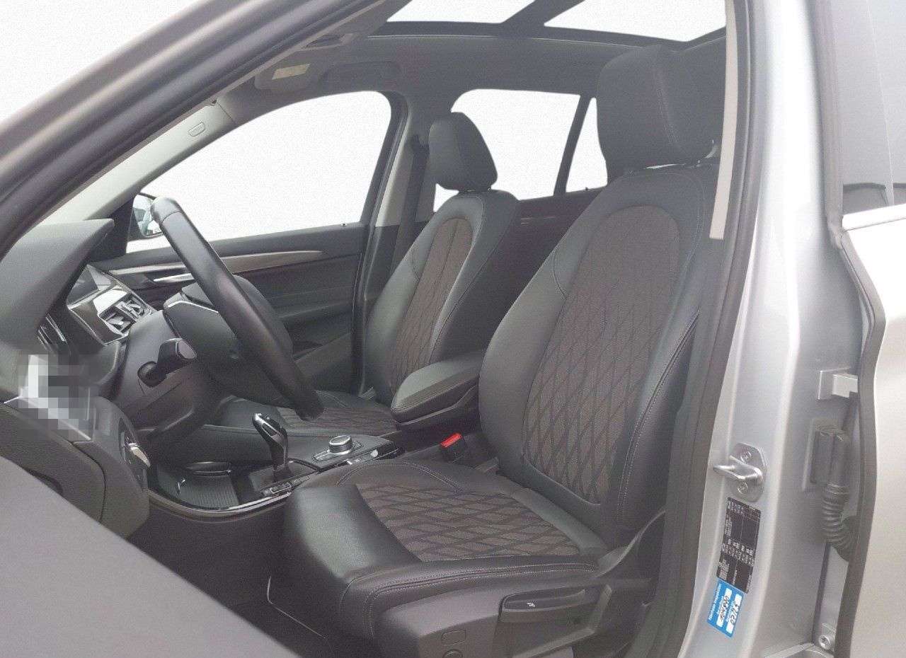 BMW X1 sDrive20i xLine Aut. AHK,Pano,Kam,PA,Tempo foto 13