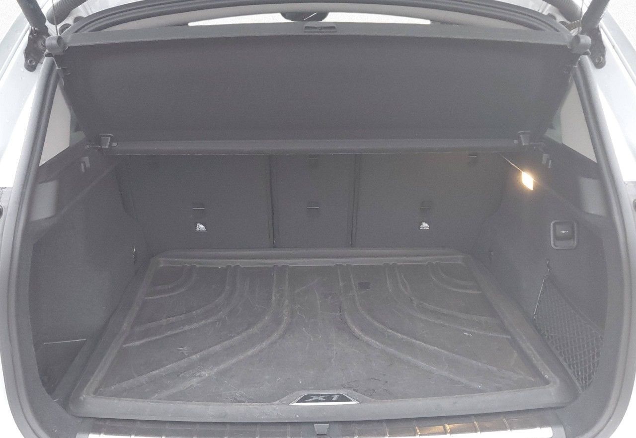 BMW X1 sDrive20i xLine Aut. AHK,Pano,Kam,PA,Tempo foto 16