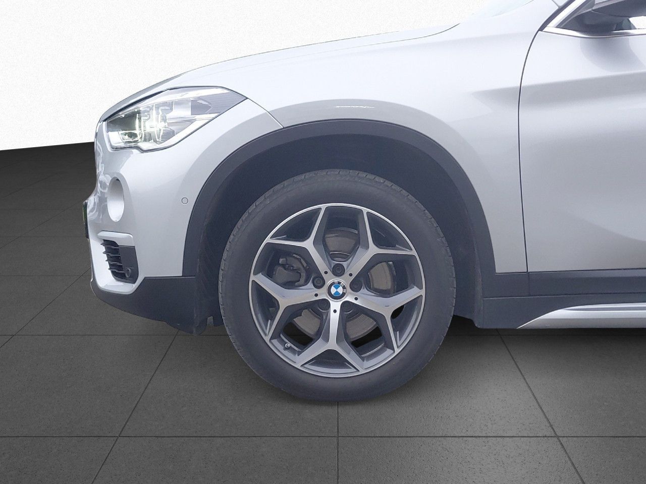 BMW X1 sDrive20i xLine Aut. AHK,Pano,Kam,PA,Tempo foto 17