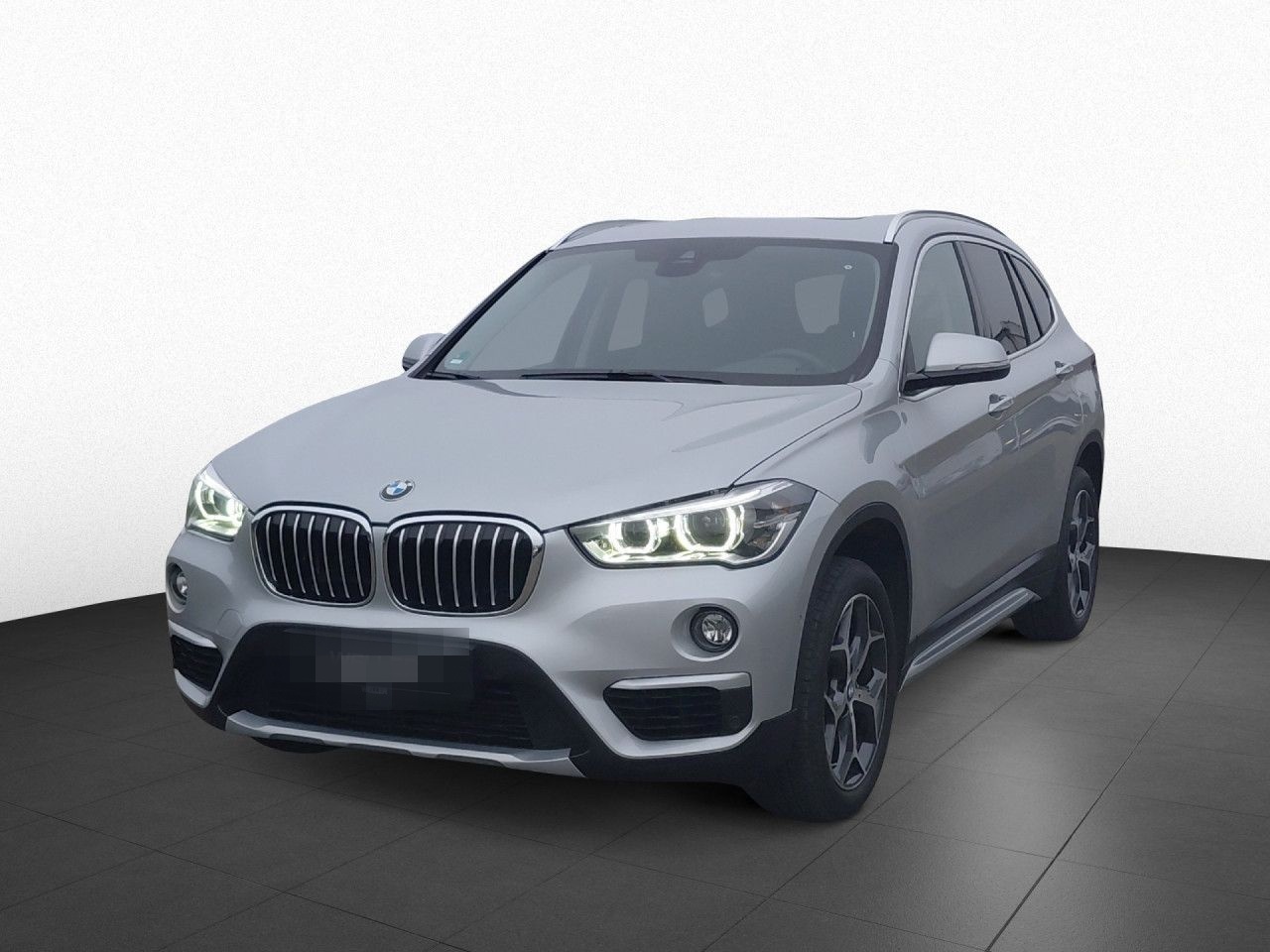 BMW X1 sDrive20i xLine Aut. AHK,Pano,Kam,PA,Tempo foto 3