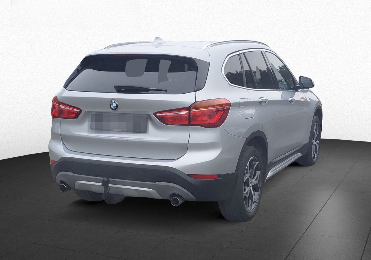 BMW X1 sDrive20i xLine Aut. AHK,Pano,Kam,PA,Tempo foto 5