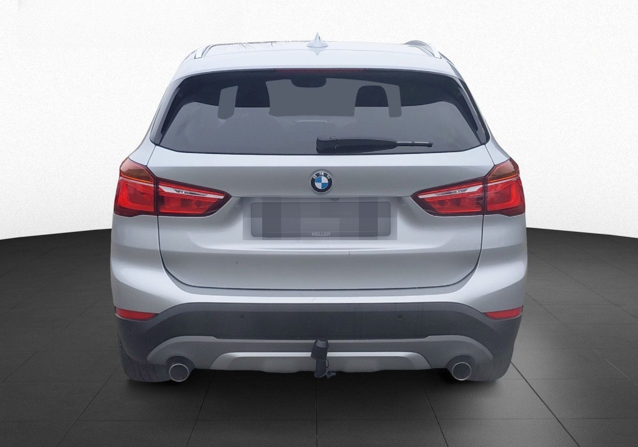 BMW X1 sDrive20i xLine Aut. AHK,Pano,Kam,PA,Tempo foto 6