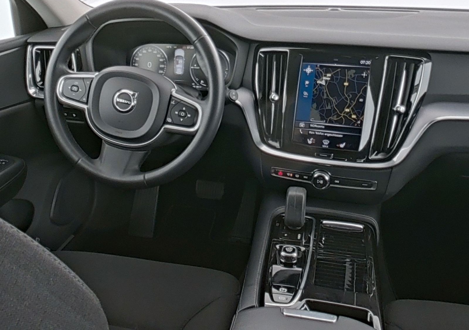 Volvo V60 Inscription Expression Recharge AHK|Navi|LED foto 17