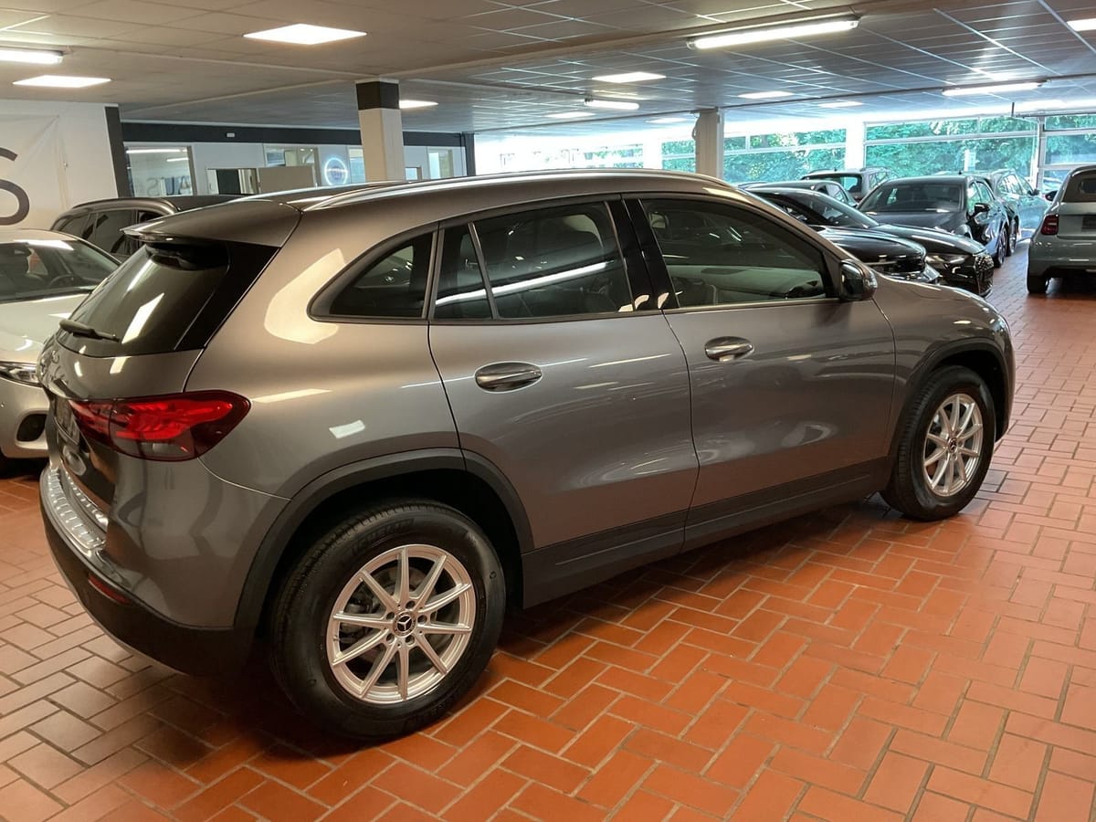Mercedes-Benz GLA 180 Business Kamera Navi Sitzheizung foto 4
