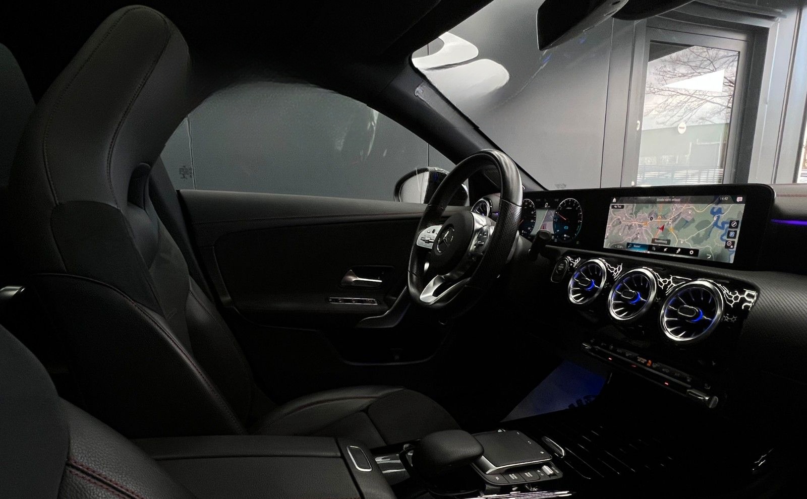Mercedes-Benz CLA 250e SB 8G AMG NIGHT NAV+SOUND AMBTE 19"PANO foto 18