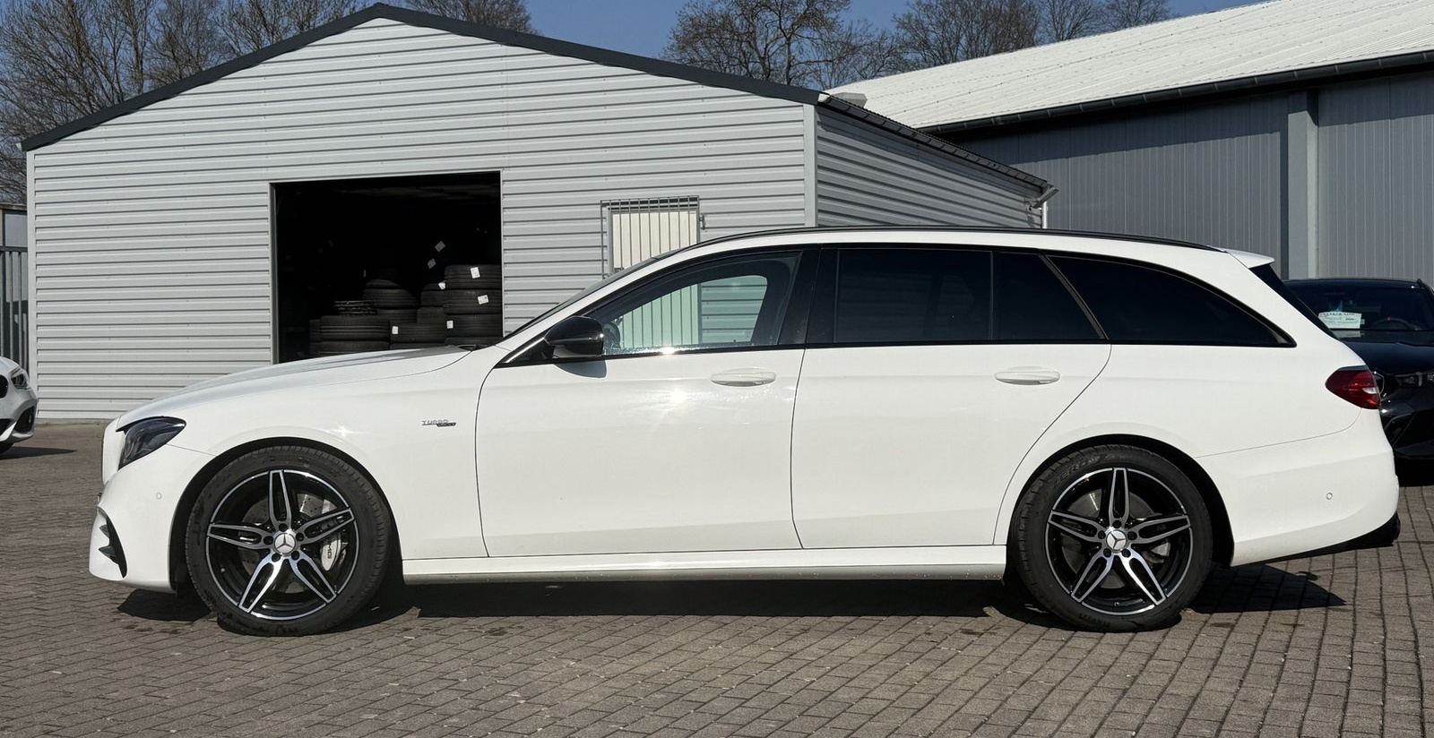 Mercedes-Benz E 53 AMG LED Navi AHK Allrad Standhzg Pano SHZ P foto 5