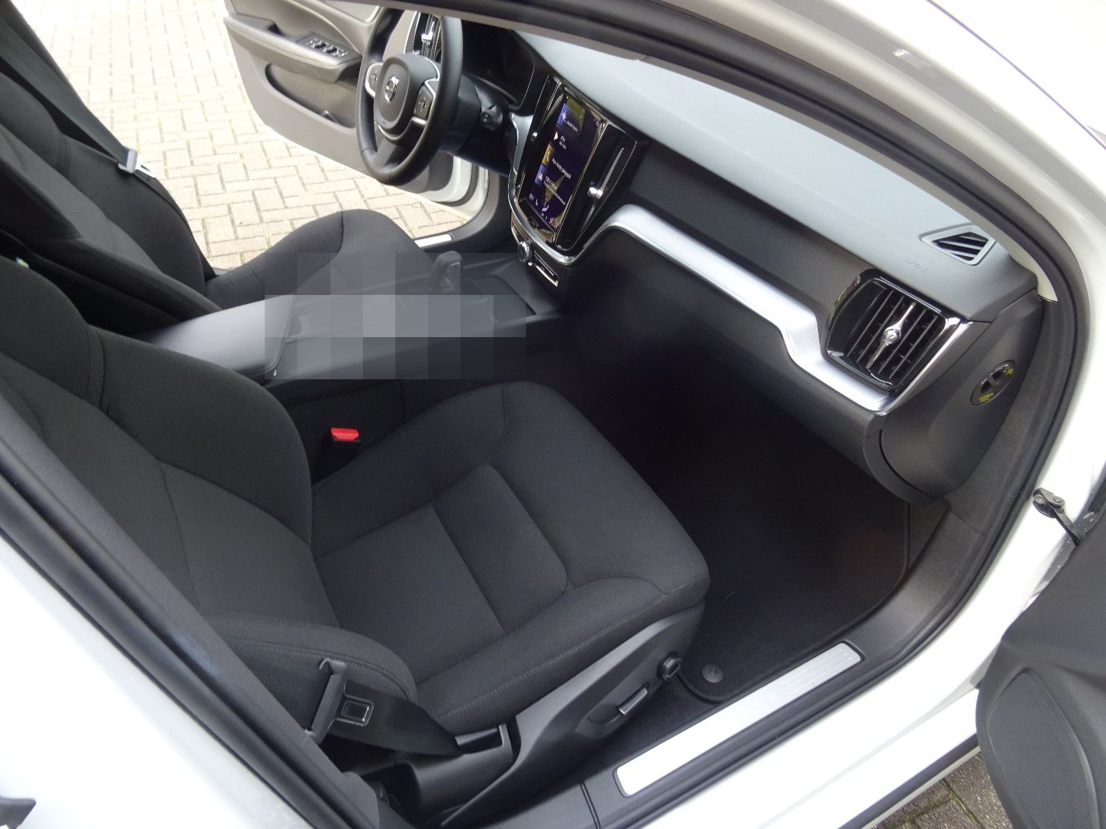 Volvo V60 Kombi Momentum Pro   69 foto 14