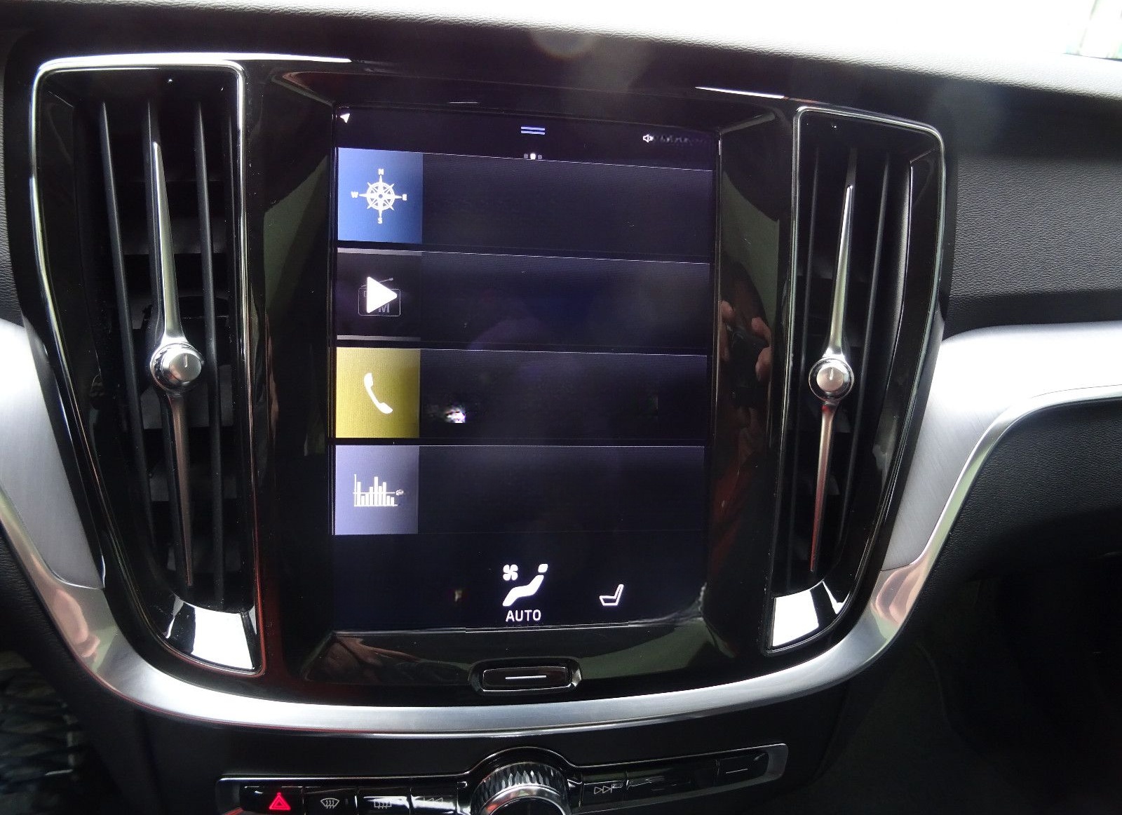 Volvo V60 Kombi Momentum Pro   69 foto 16