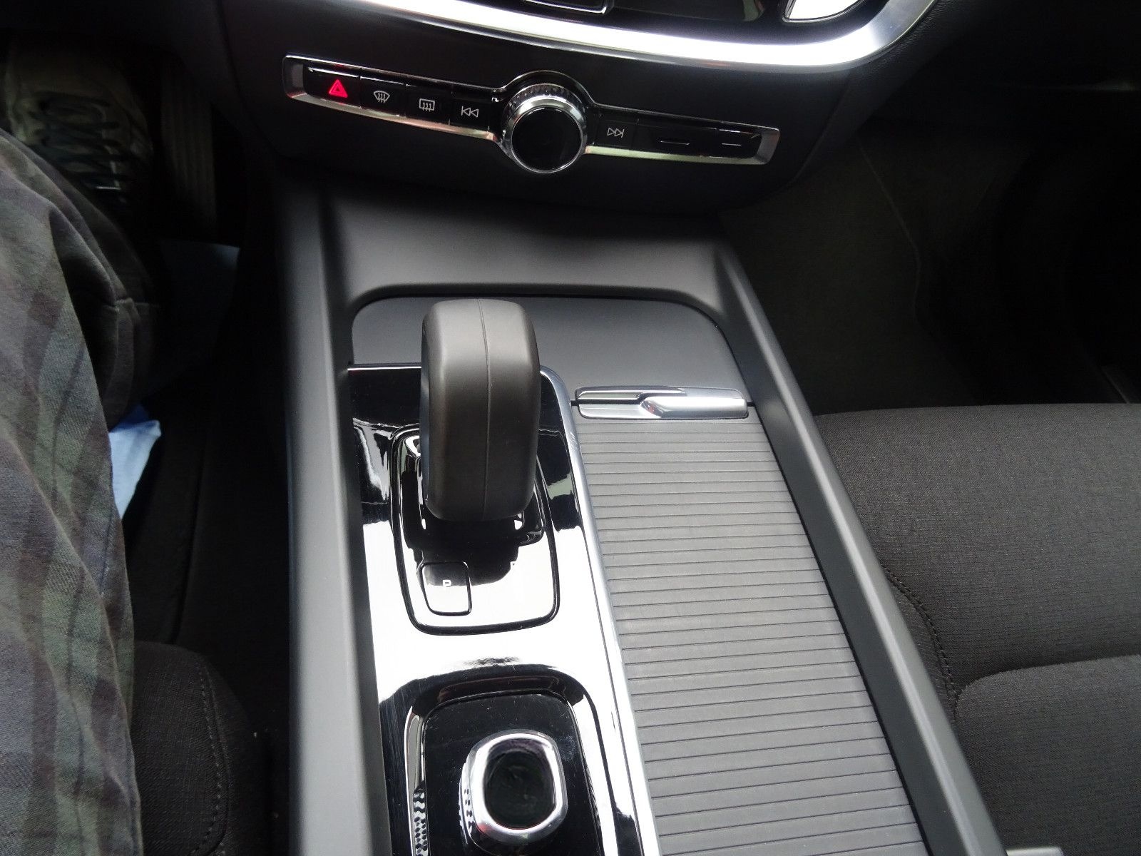 Volvo V60 Kombi Momentum Pro   69 foto 17