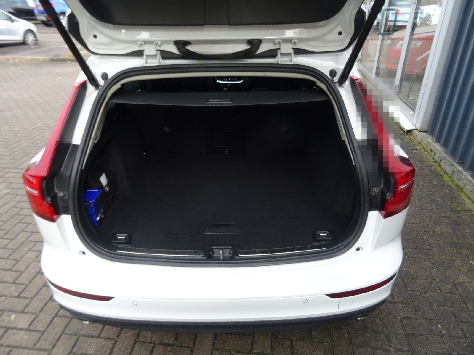 Volvo V60 Kombi Momentum Pro   69 foto 7