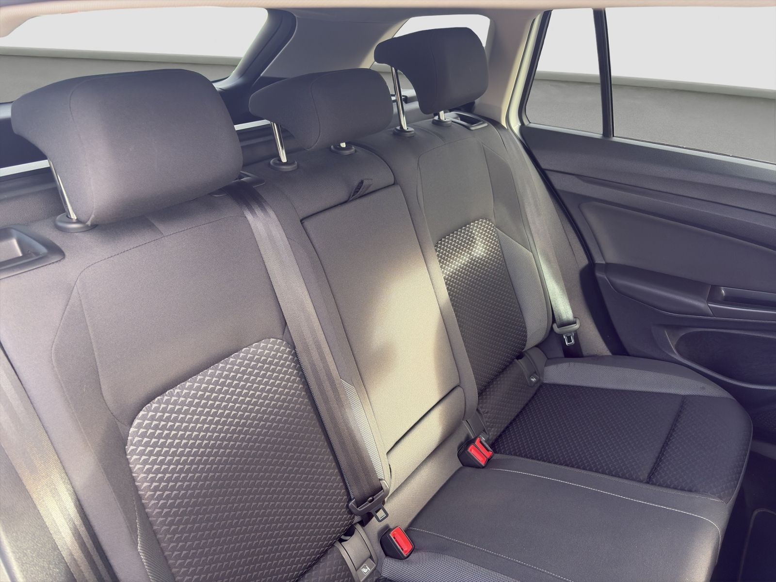 Volkswagen Golf VIII Variant 2.0TDI*ACTIVE*LED*NAV*AHK*EPH* foto 18