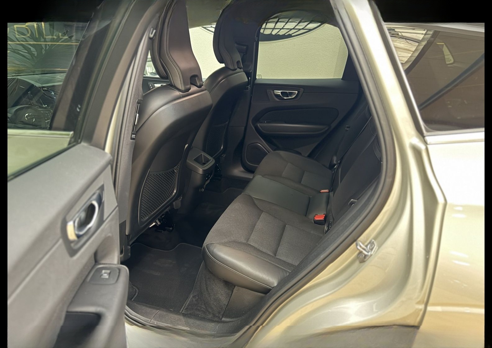 Volvo XC60 B4 D Momentum Pro AWD *AHK*BLIS*KAM*LED*MEM foto 13