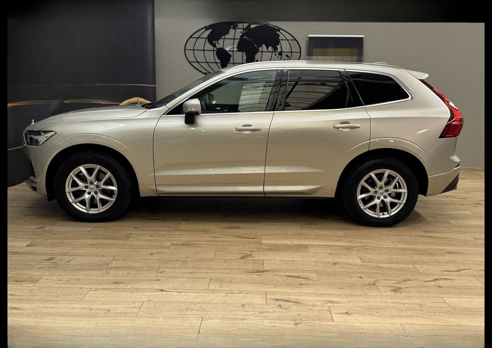 Volvo XC60 B4 D Momentum Pro AWD *AHK*BLIS*KAM*LED*MEM foto 6