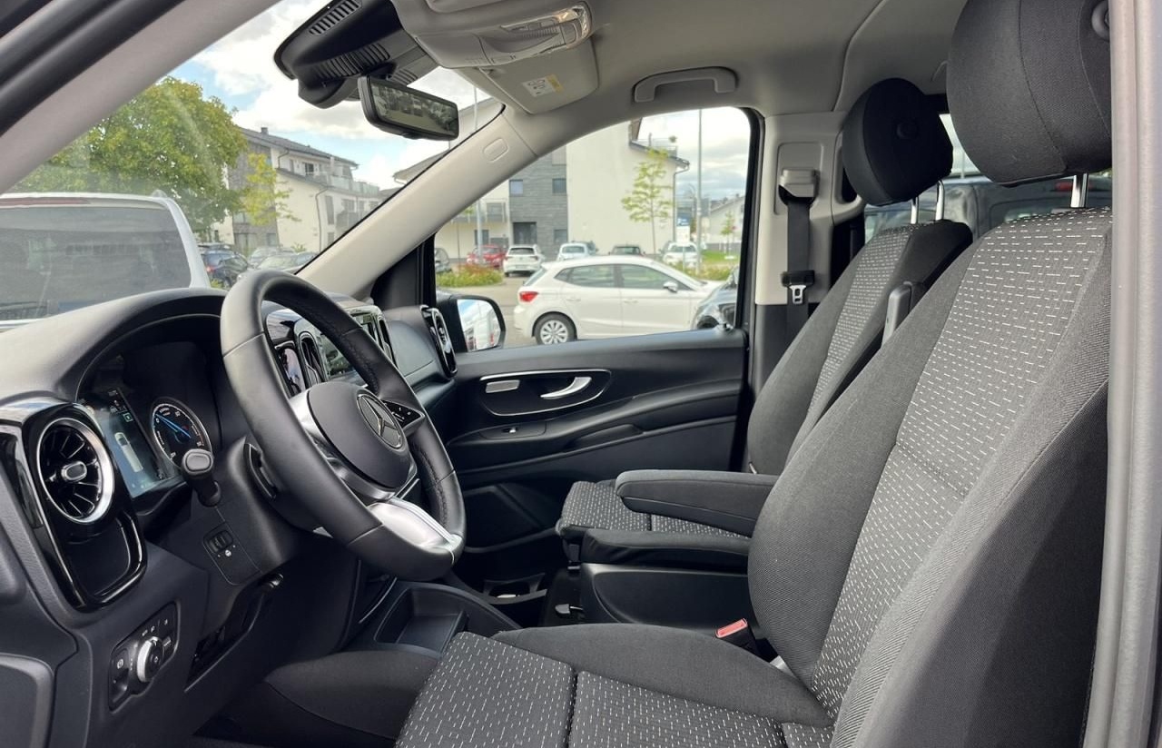 Mercedes-Benz eVito 129 Tourer PRO Lang SpurW LM KlimaA Navi foto 11