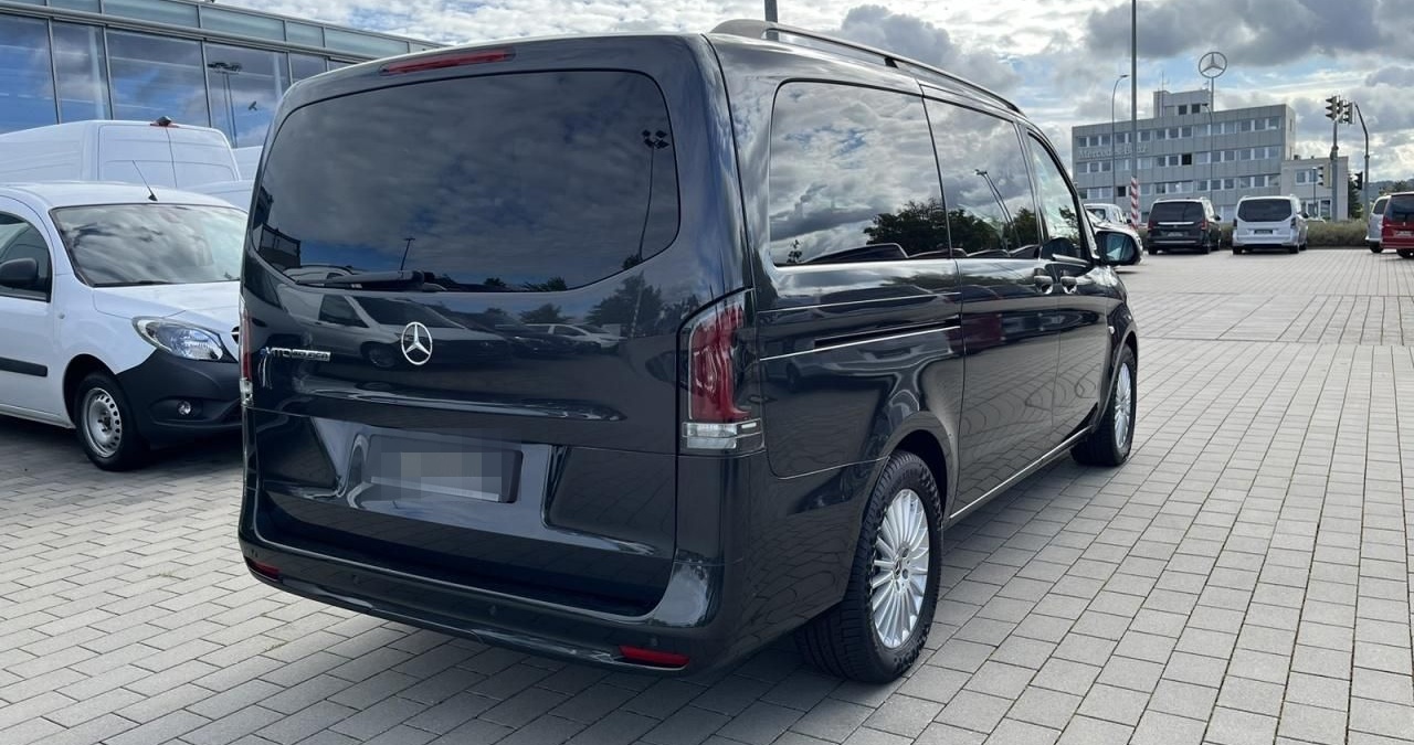Mercedes-Benz eVito 129 Tourer PRO Lang SpurW LM KlimaA Navi foto 6