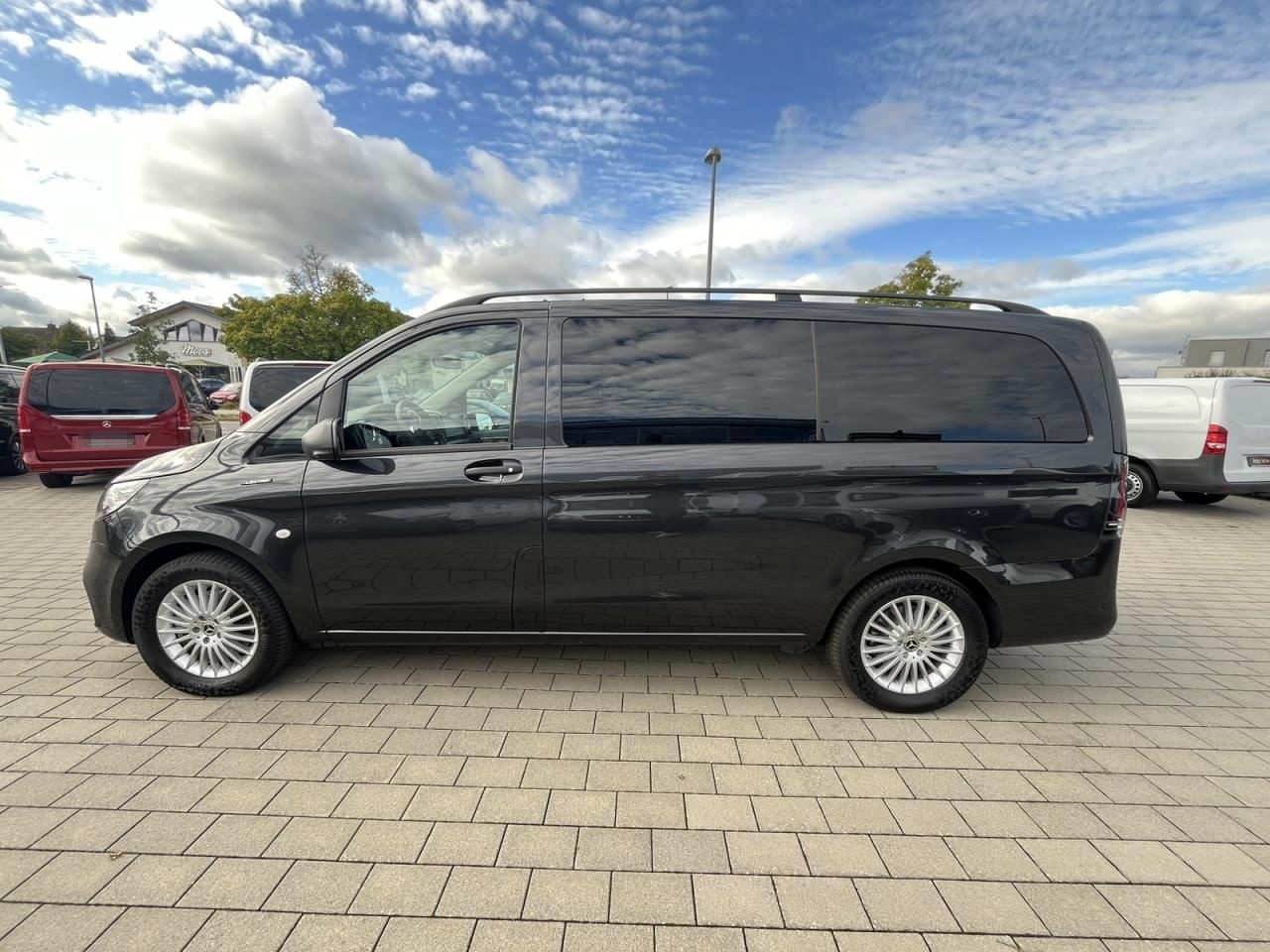 Mercedes-Benz eVito 129 Tourer PRO Lang SpurW LM KlimaA Navi foto 9