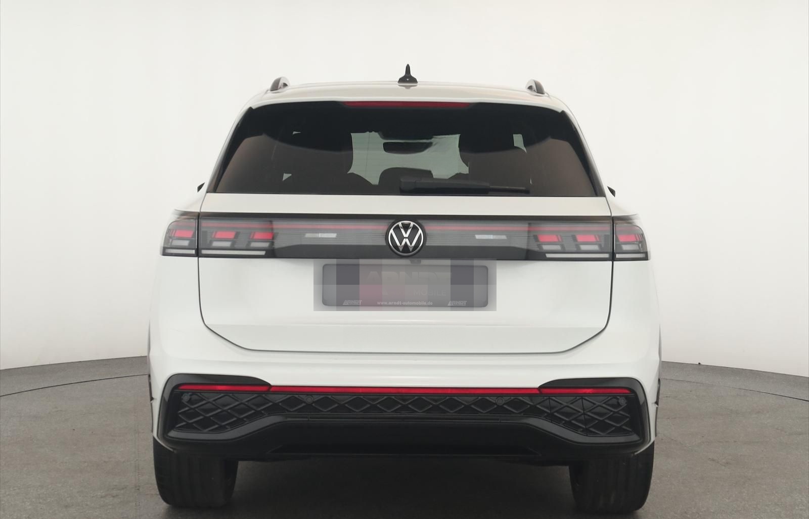 Volkswagen Tiguan 2.0 TSI DSG 4M R-Line IQ Pano Nav Key 360 foto 4