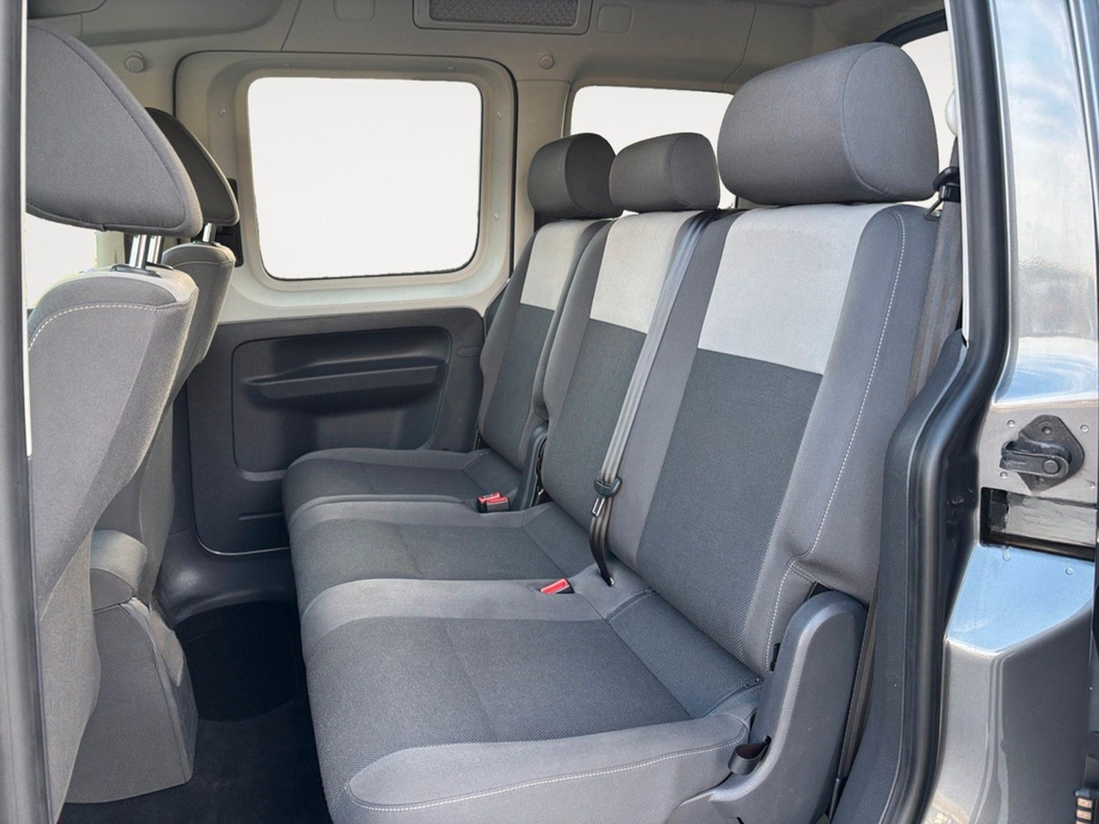 Volkswagen Caddy 1,2 TSI Kombi Trendline *ROLLSTUHLRAMPE* foto 13
