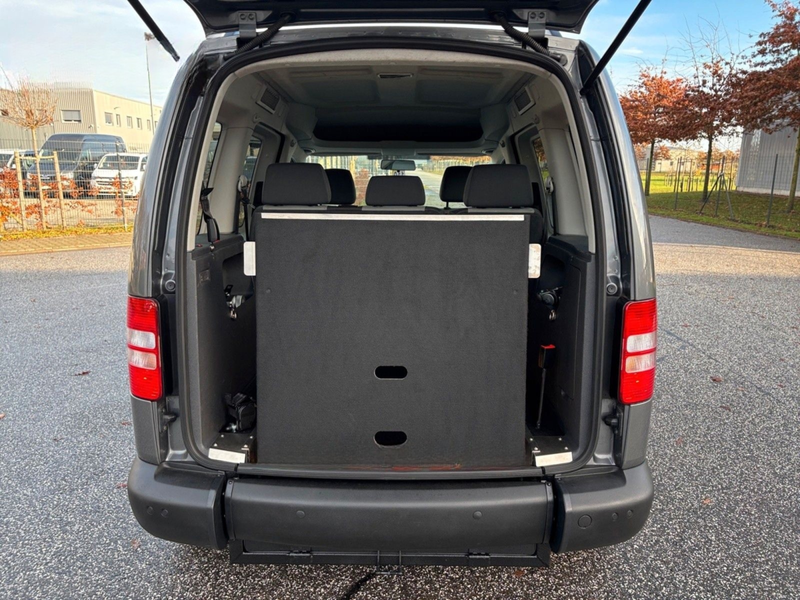 Volkswagen Caddy 1,2 TSI Kombi Trendline *ROLLSTUHLRAMPE* foto 21
