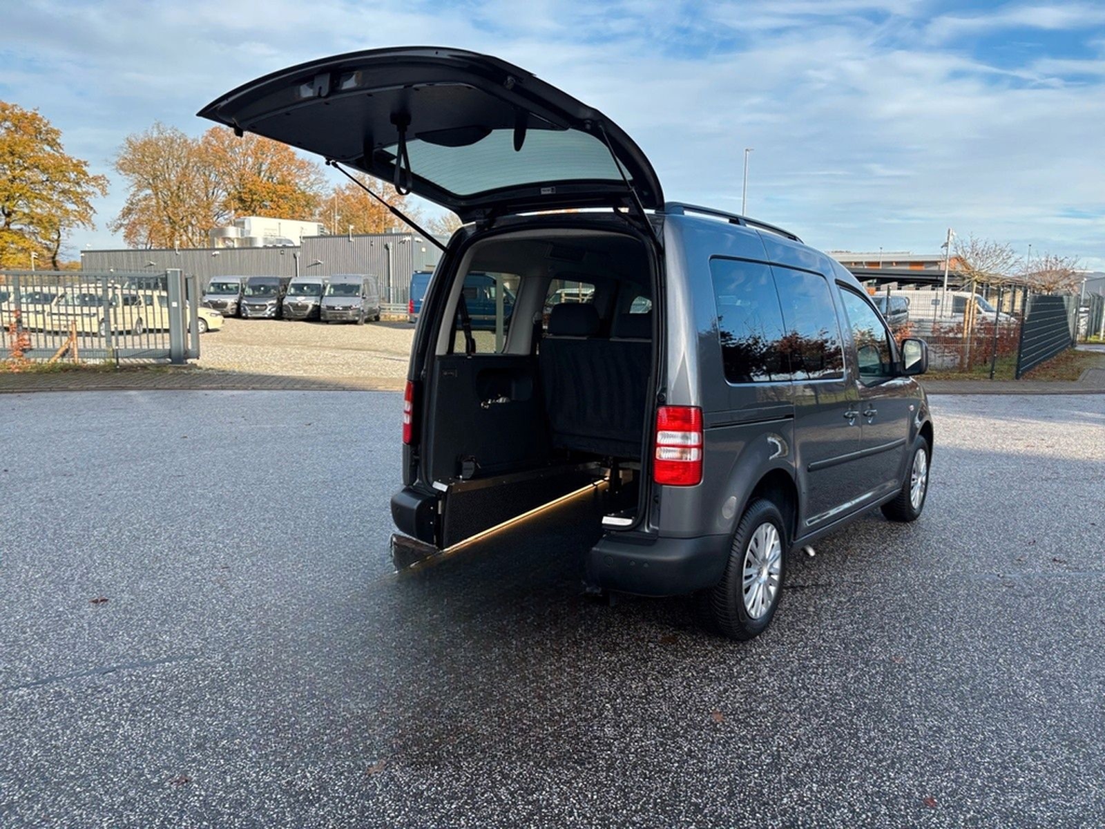 Volkswagen Caddy 1,2 TSI Kombi Trendline *ROLLSTUHLRAMPE* foto 23
