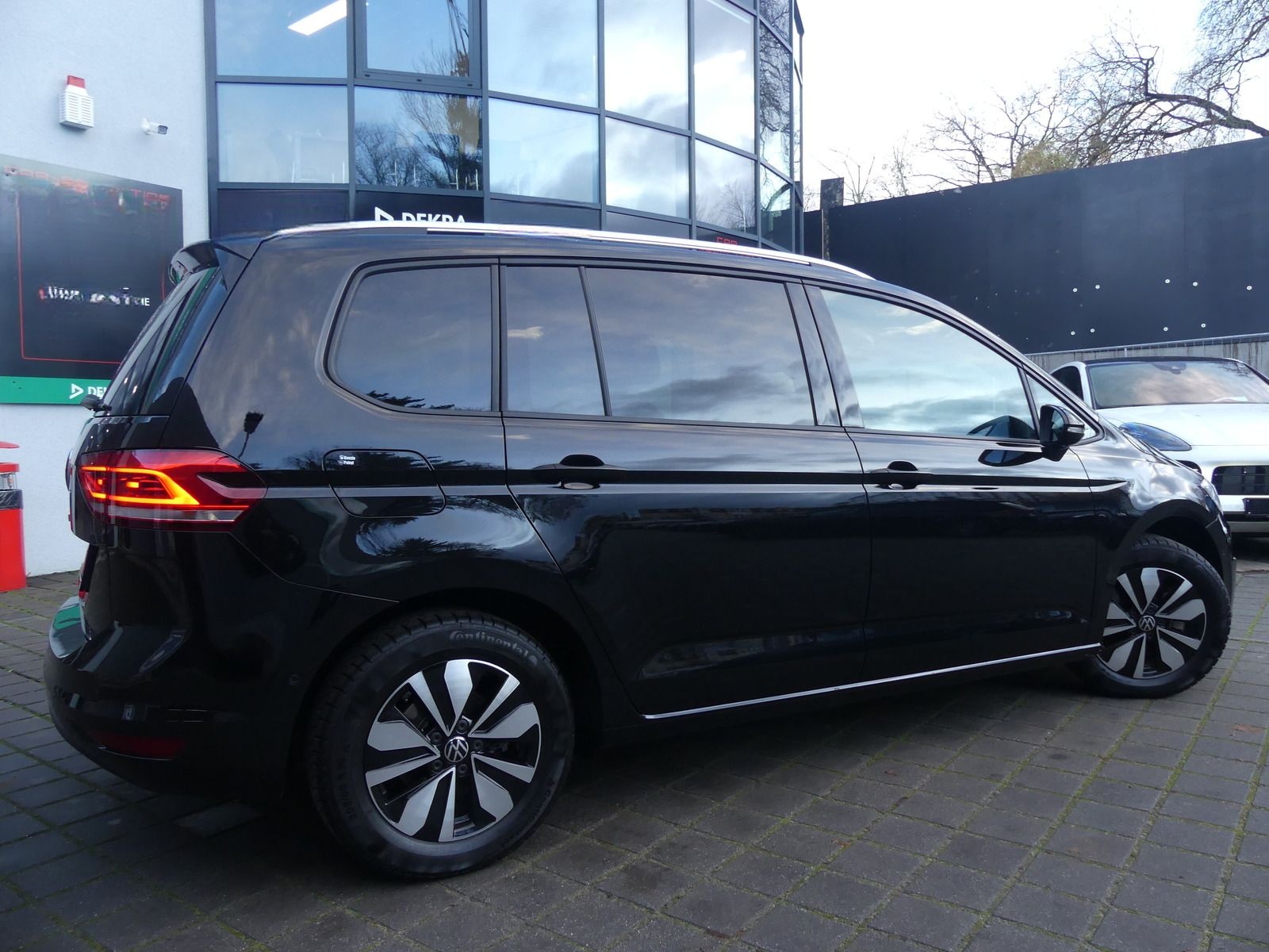 Volkswagen Touran 1.5 TSI GOAL 7SITZER IQ.LIGHT/AHK/E-KLAPP foto 23