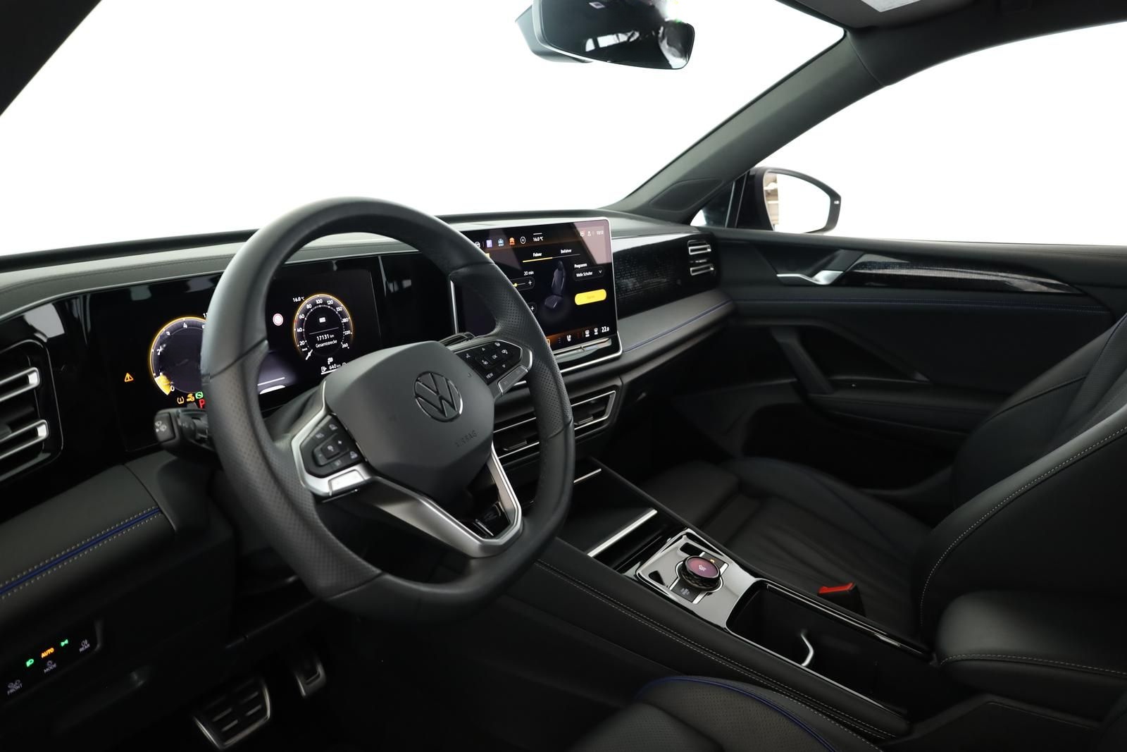 Volkswagen Tiguan 2.0 TSI DSG 4M R-Line IQ Pano Nav Key 360 foto 17