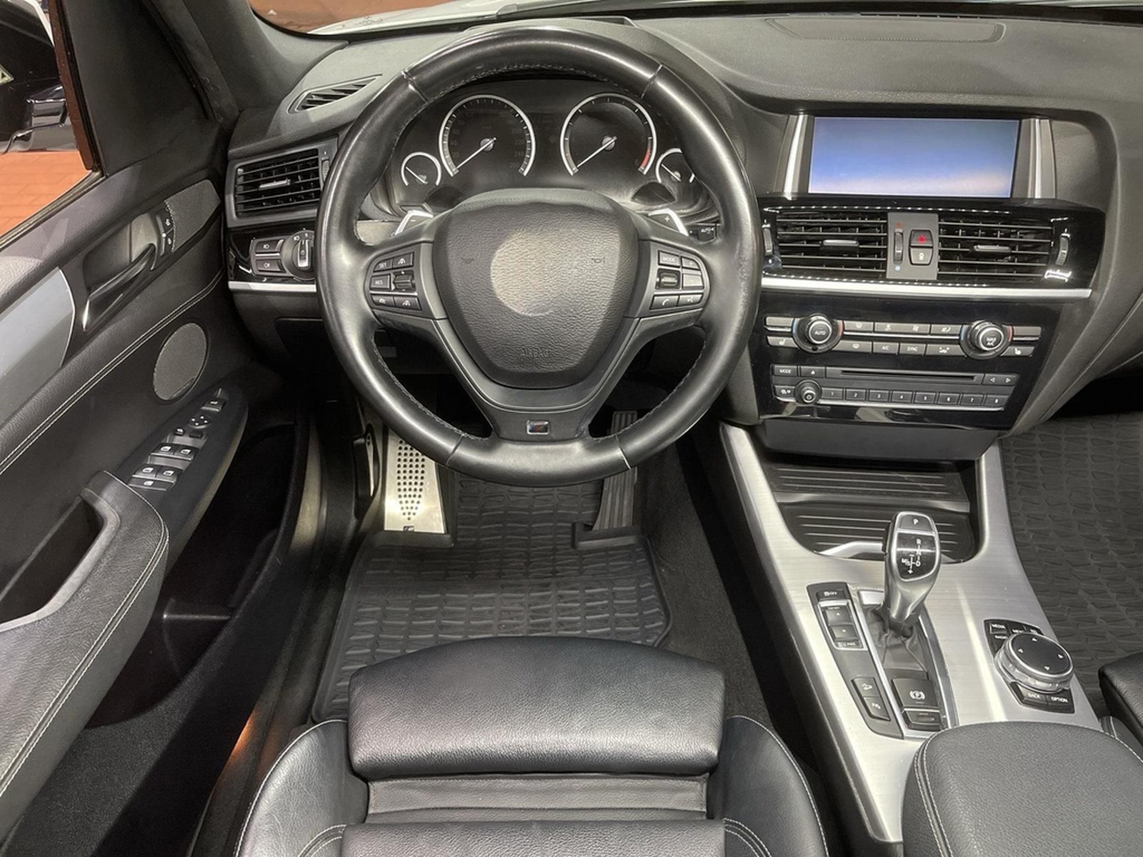 BMW X3 30d xDrive Aut M Sport XENON HUD PANO H&K NAV foto 14