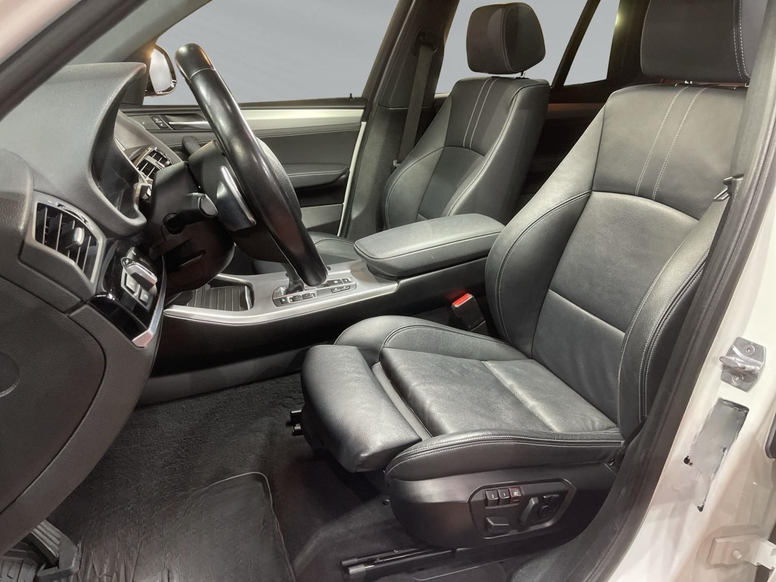 BMW X3 30d xDrive Aut M Sport XENON HUD PANO H&K NAV foto 9