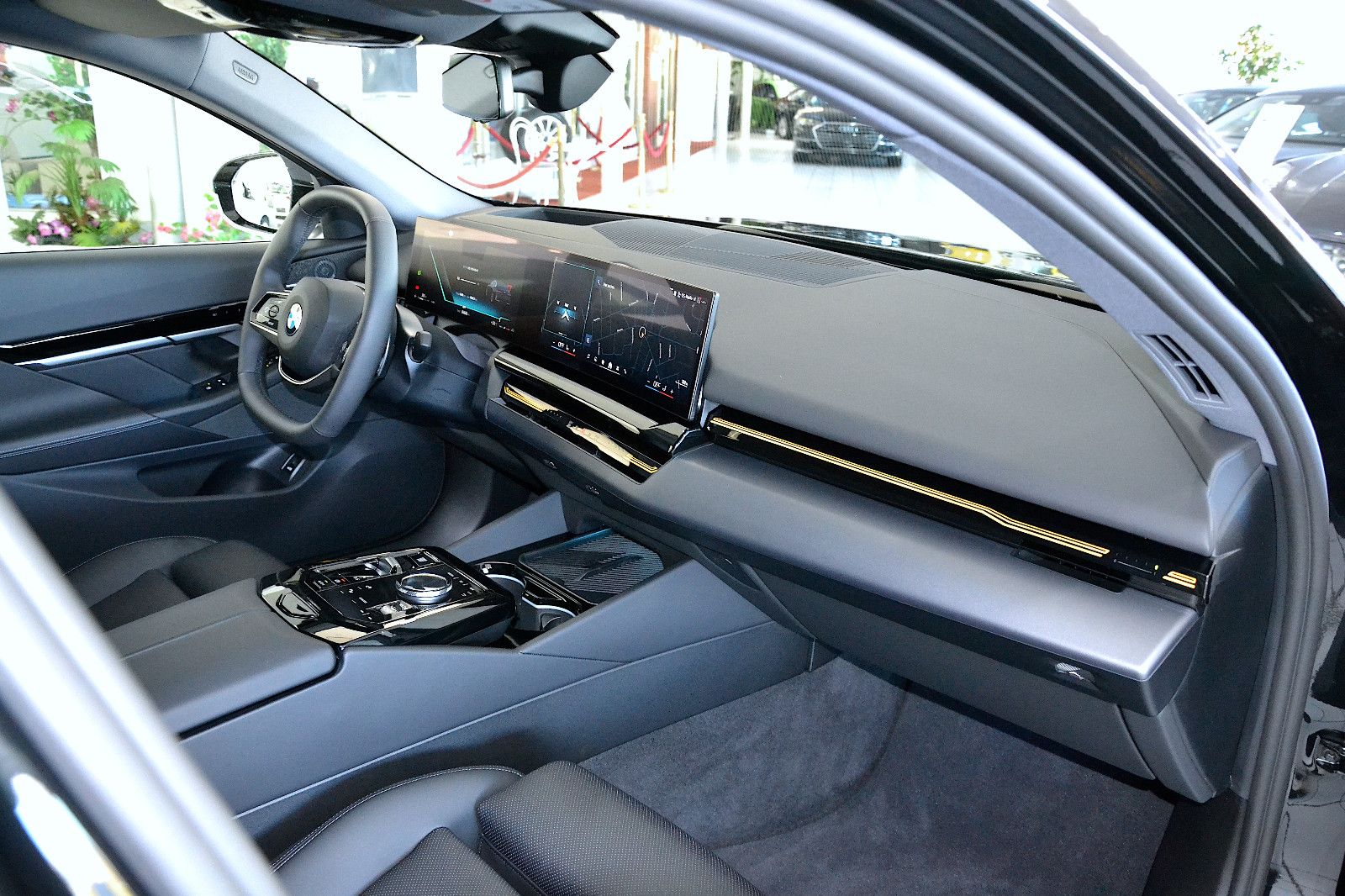 BMW 520i A | HUD | LED | 4 ZONEN | HARMAN | ACC foto 13