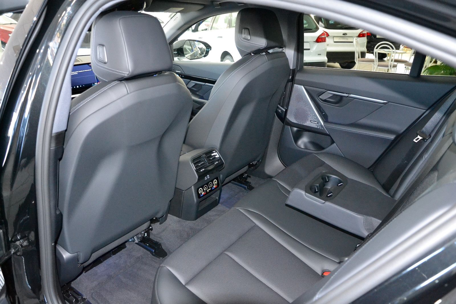 BMW 520i A | HUD | LED | 4 ZONEN | HARMAN | ACC foto 9