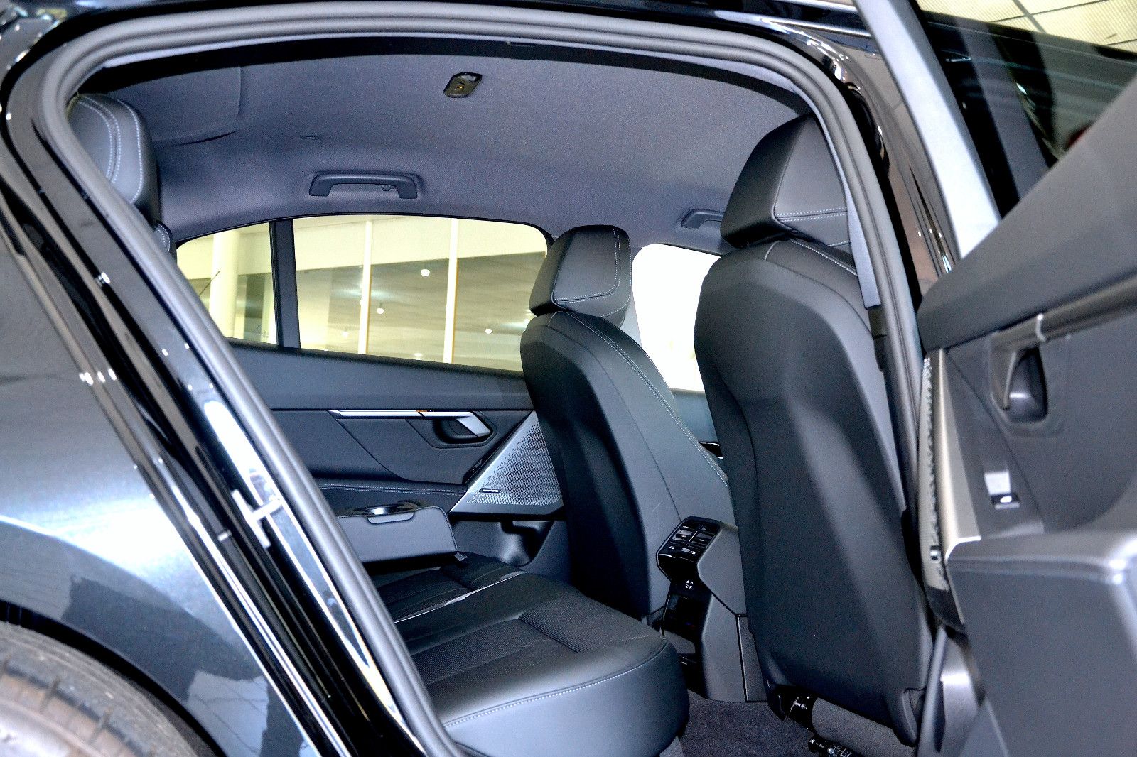 BMW 520i A | HUD | LED | 4 ZONEN | HARMAN | ACC foto 10